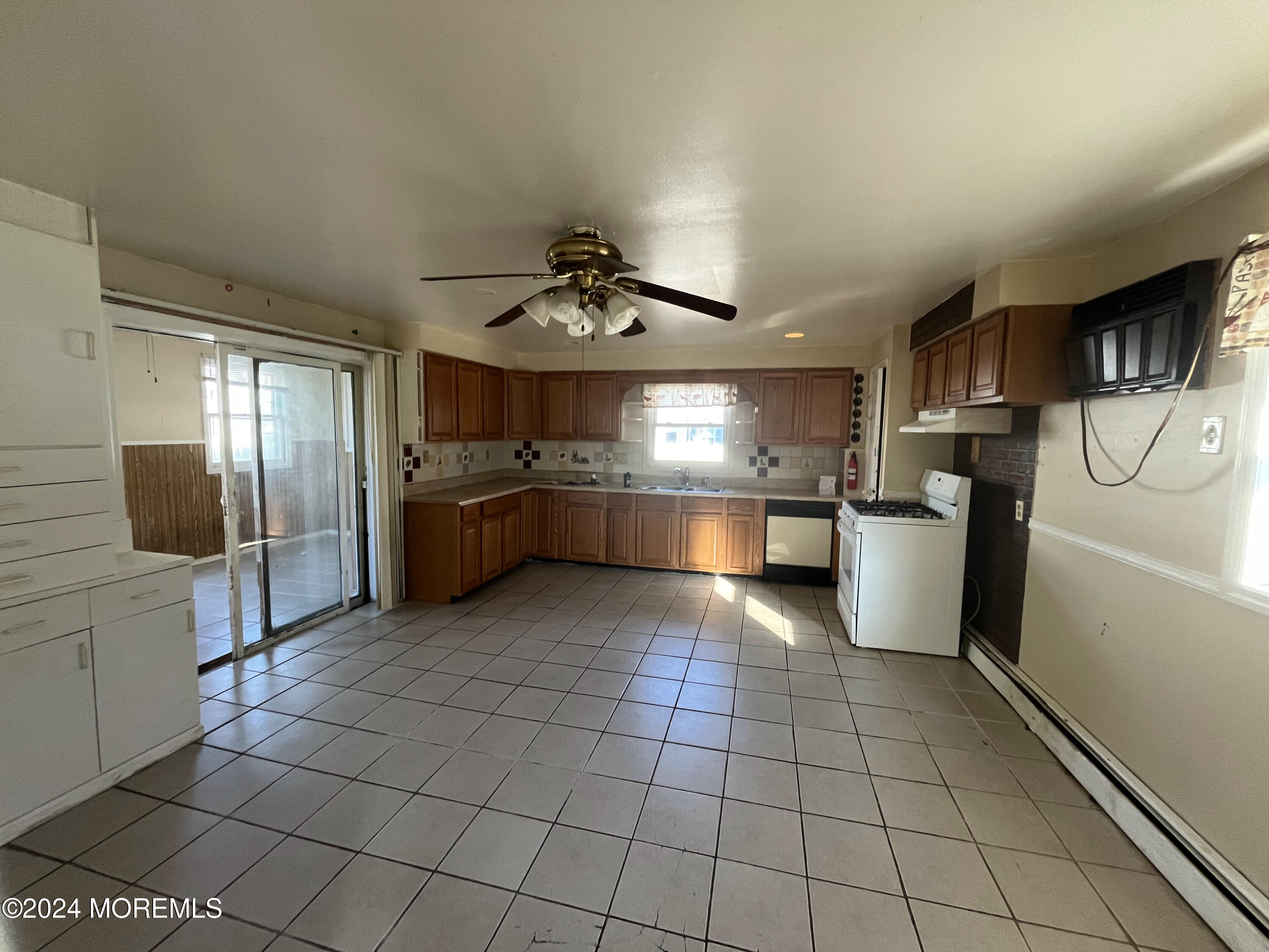 16 Woodside Lane, Keansburg, NJ, 07734 image 7