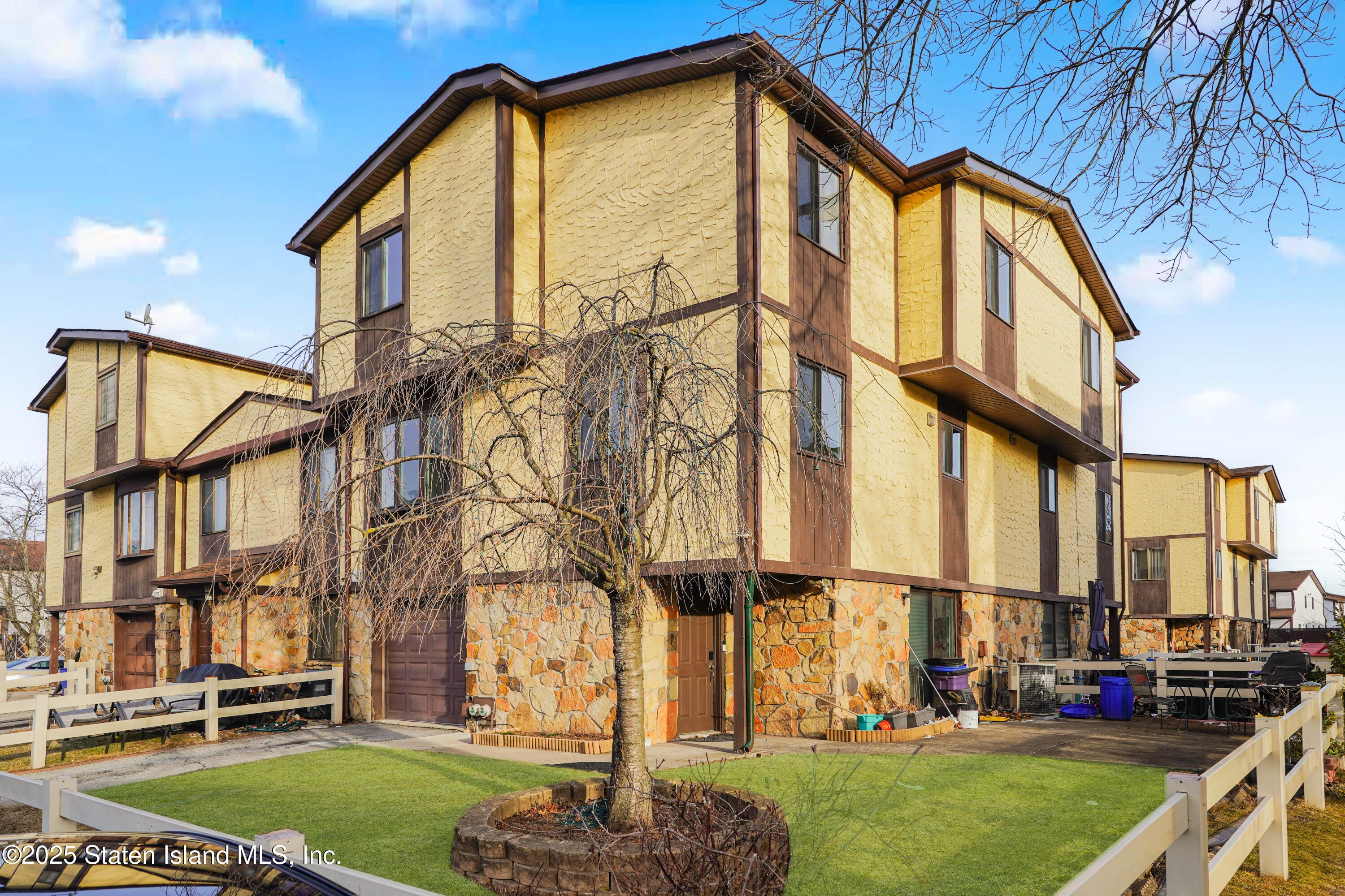 17 Parkview Loop, Staten Island, NY, 10314