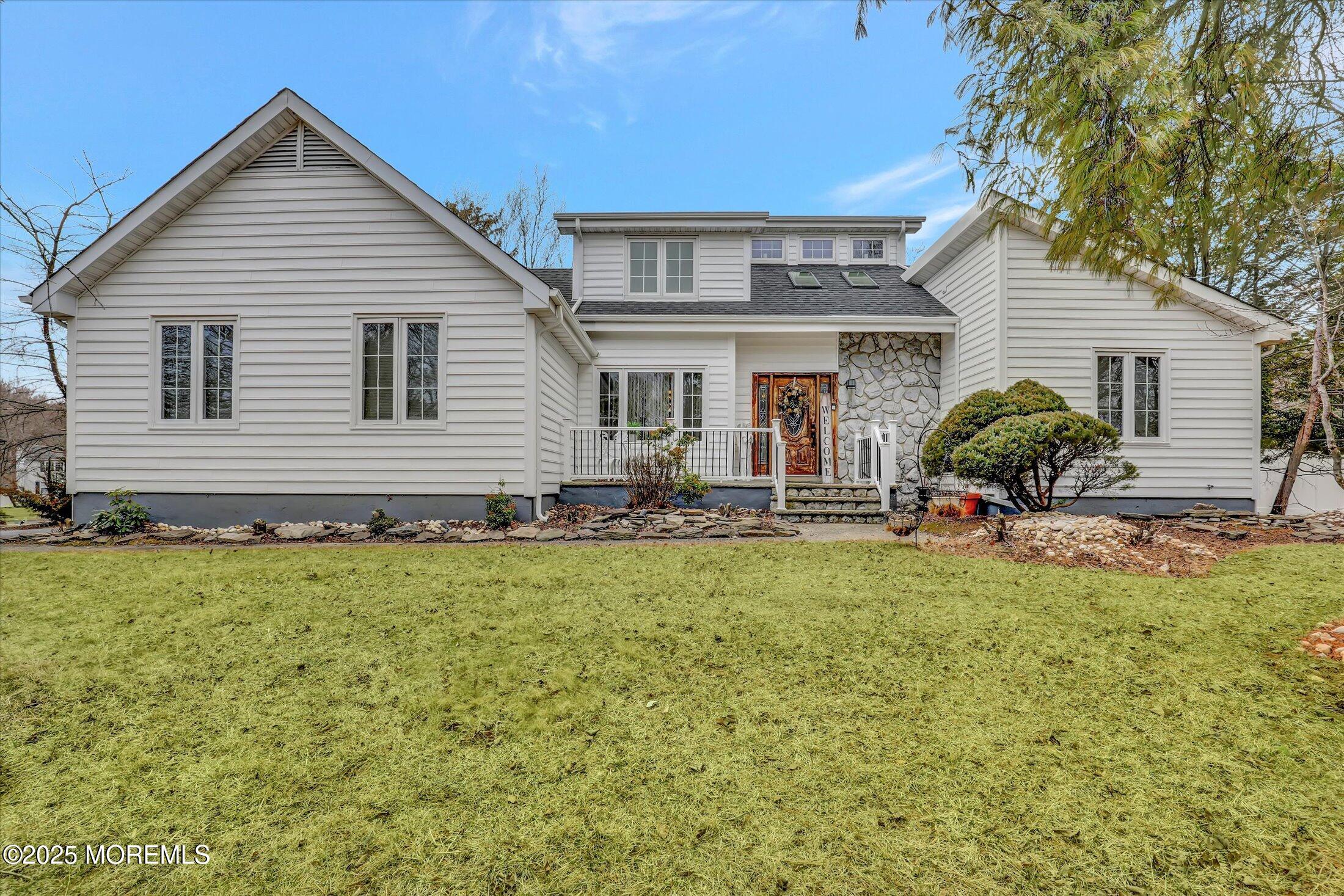 22 Cloverleaf Drive Image 1