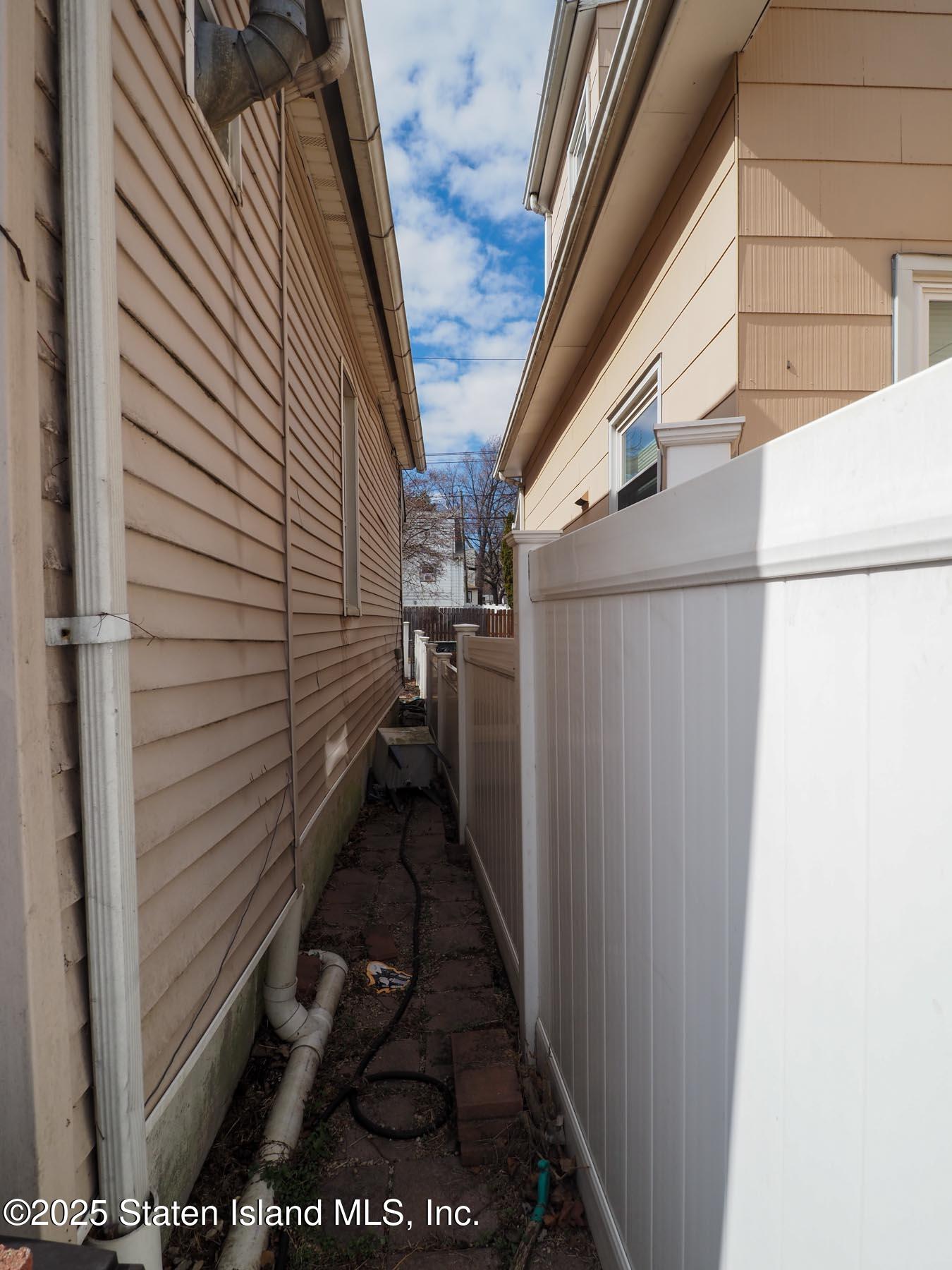 39 Post Lane, Staten Island, NY, 10303 image 25