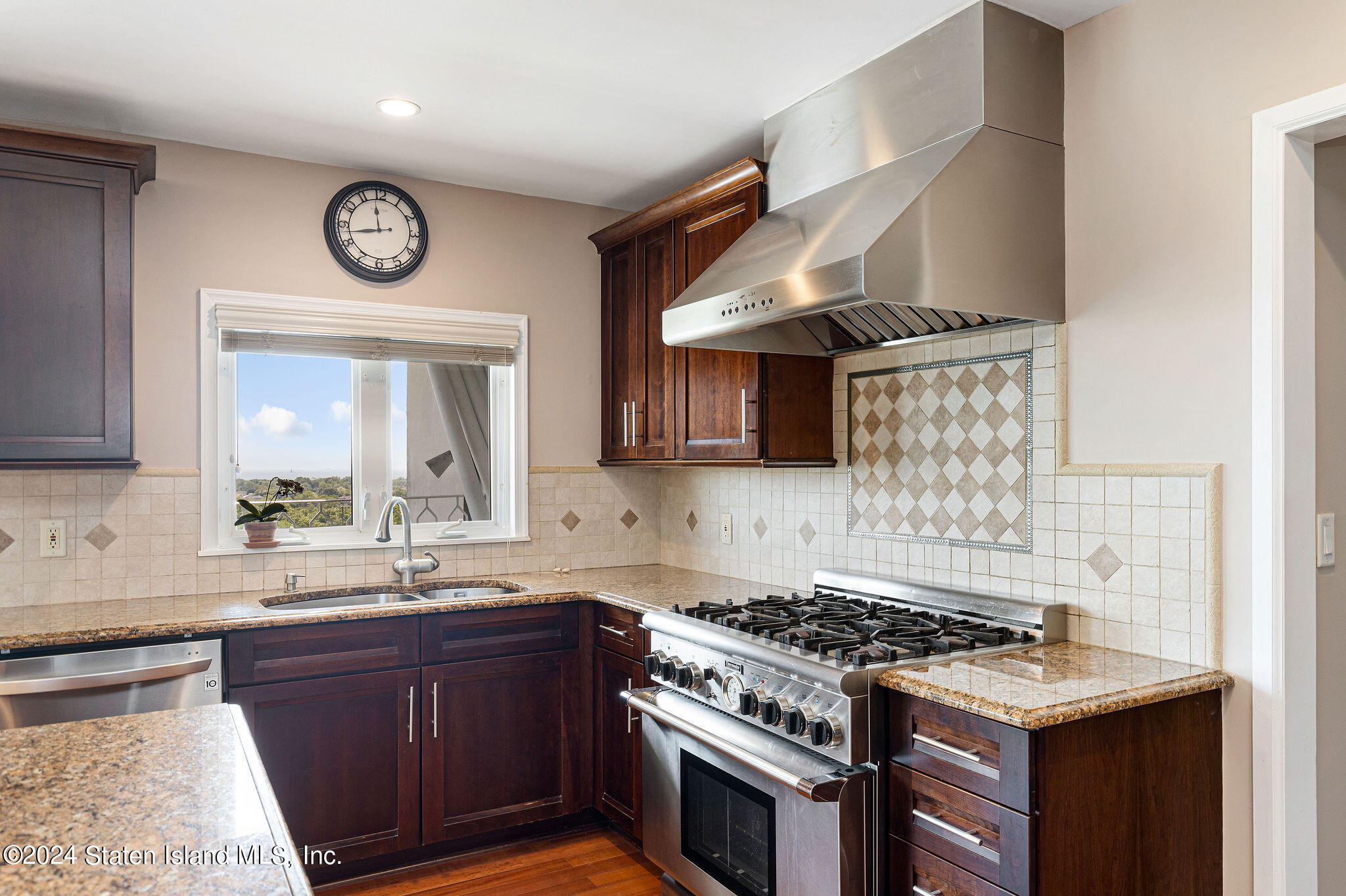 90 Flagg Place, Staten Island, NY, 10304 image 20