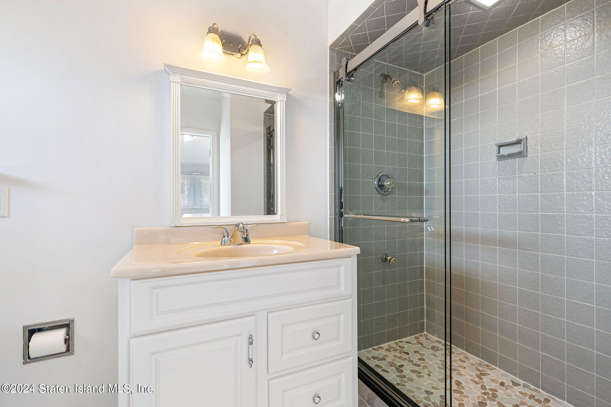 90 Flagg Place, Staten Island, NY, 10304 image 25