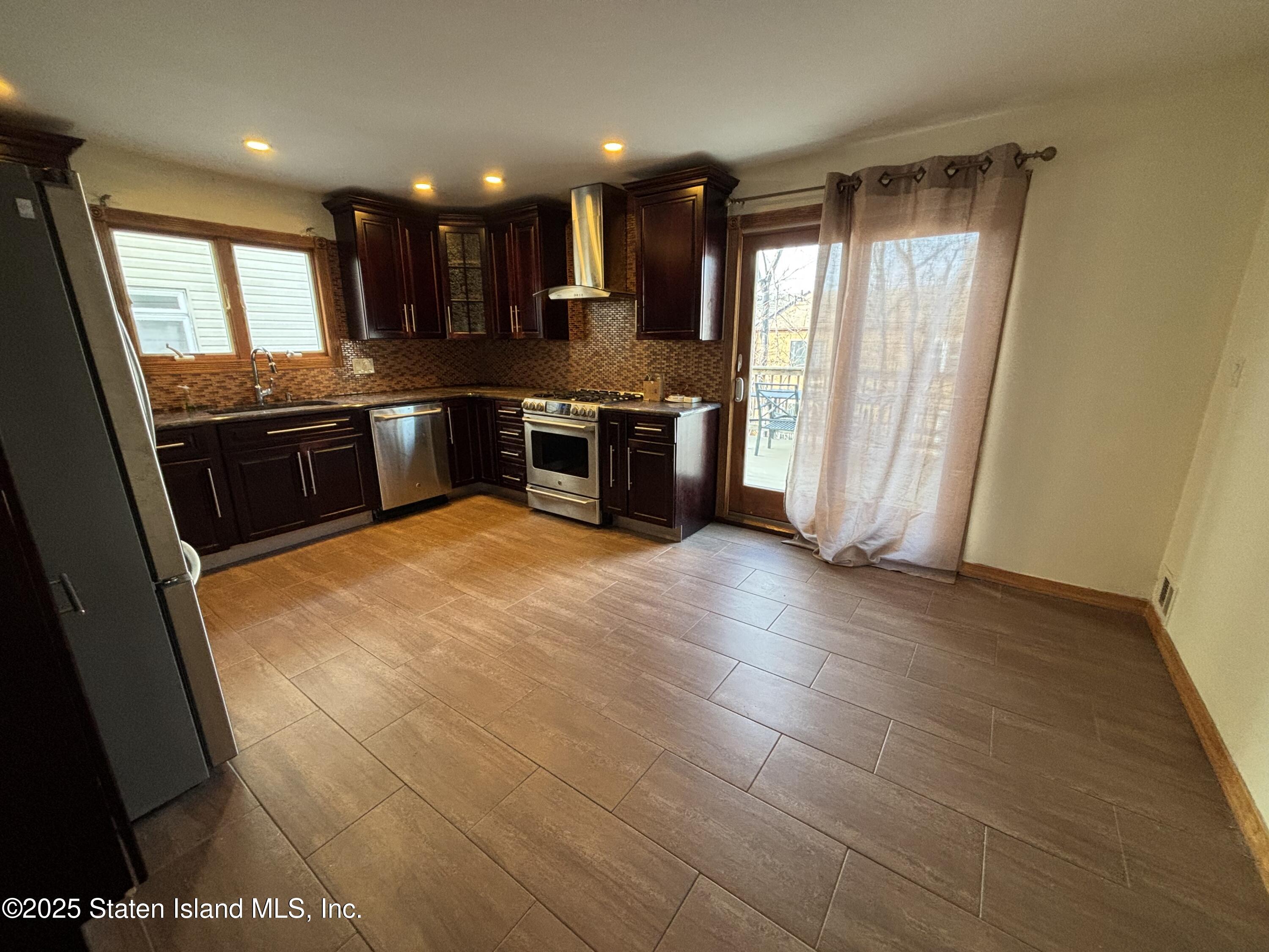16 Cottonwood Court, Staten Island, NY, 10308 image 6