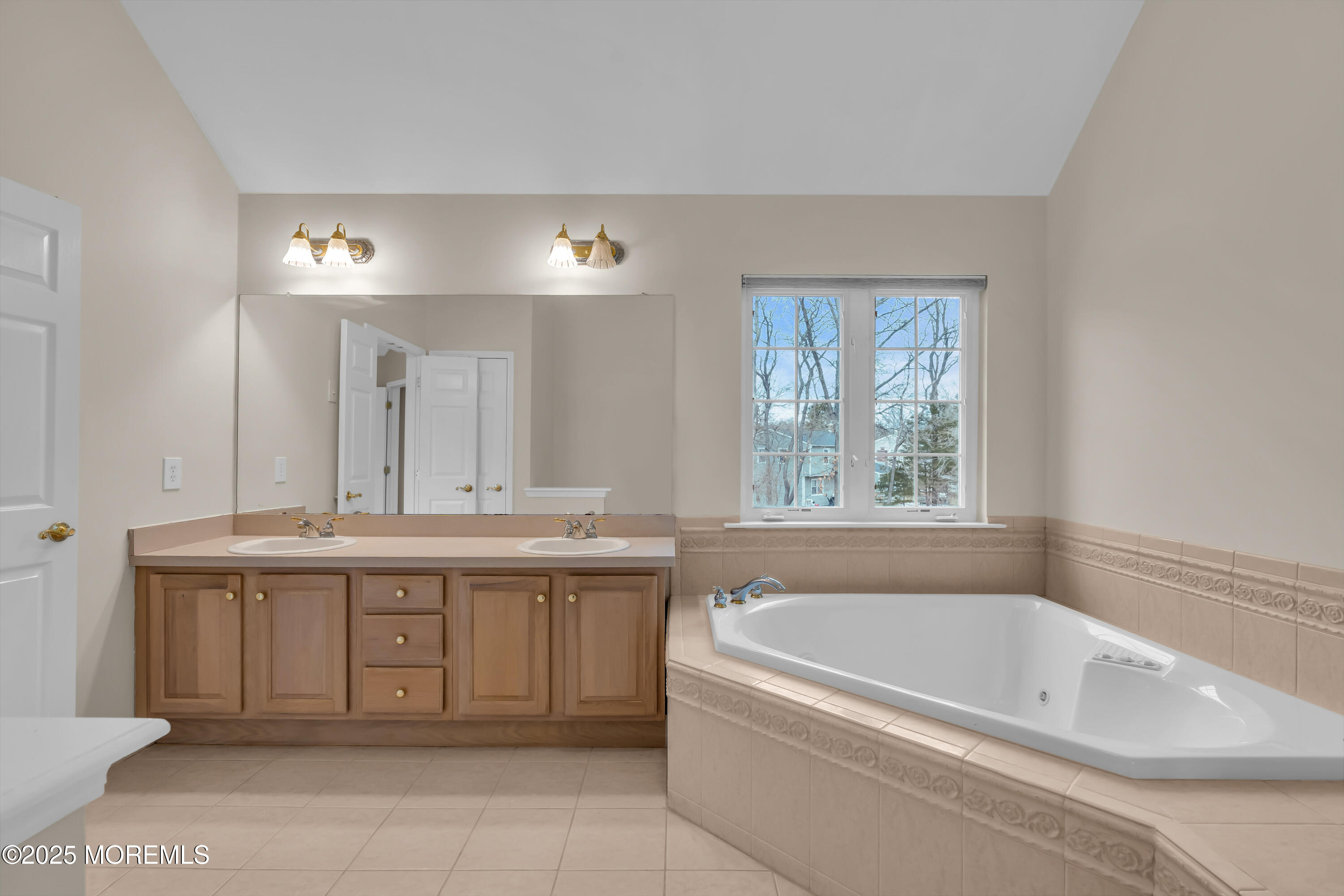 3 Malibu Court, Jackson, NJ, 08527 image 60