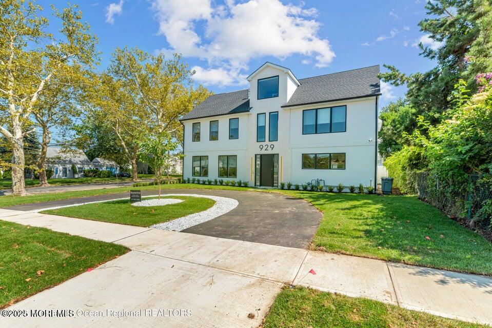929 Van Court Avenue Image 1
