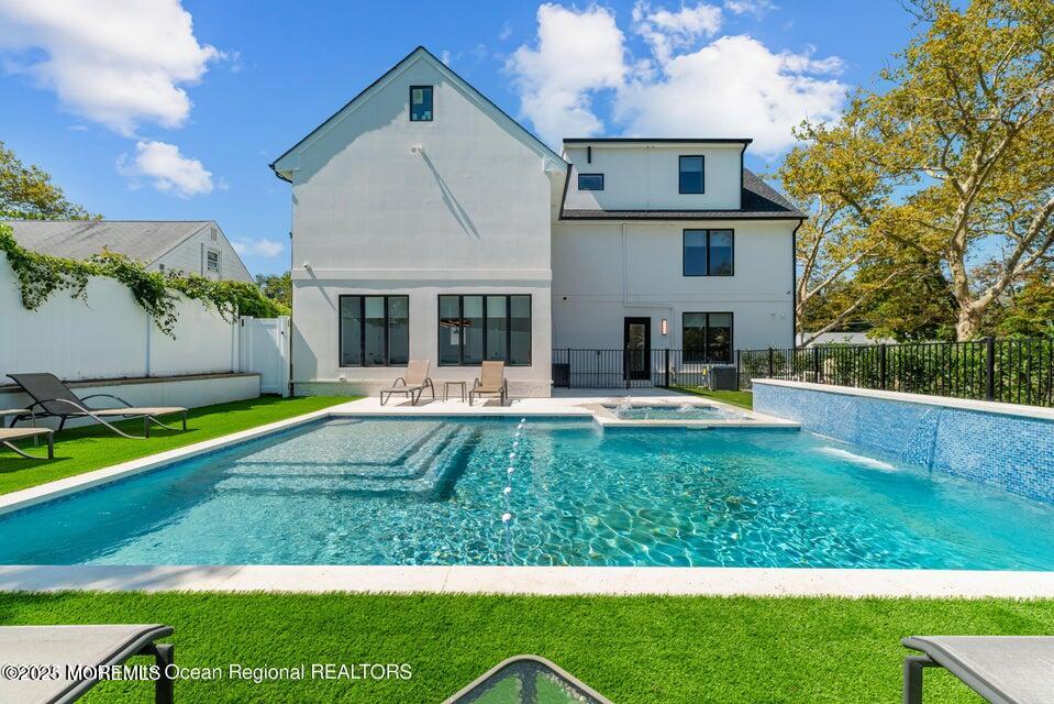 929 Van Court Avenue Image 2