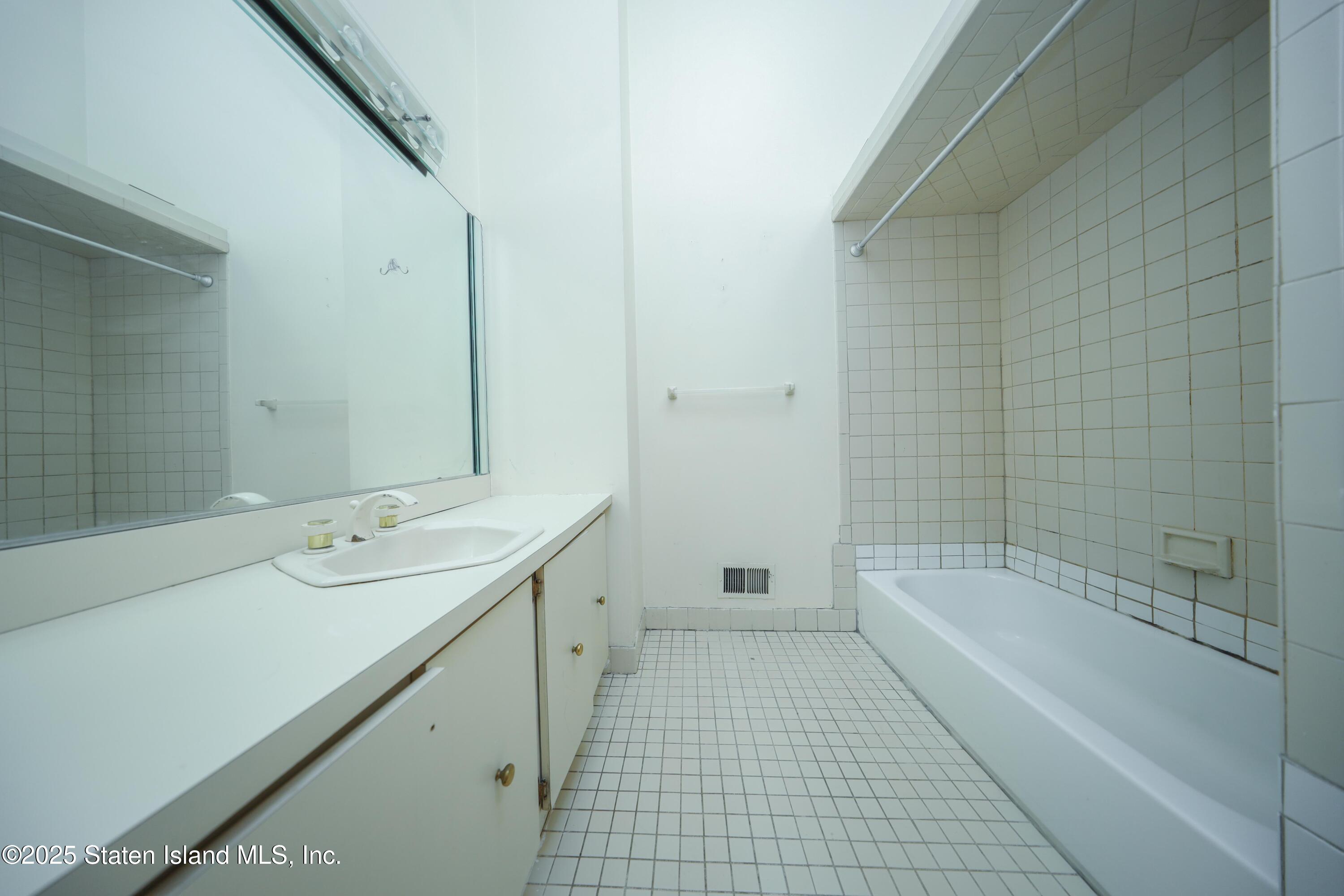21 Navesink Place, Staten Island, NY, 10306 image 14