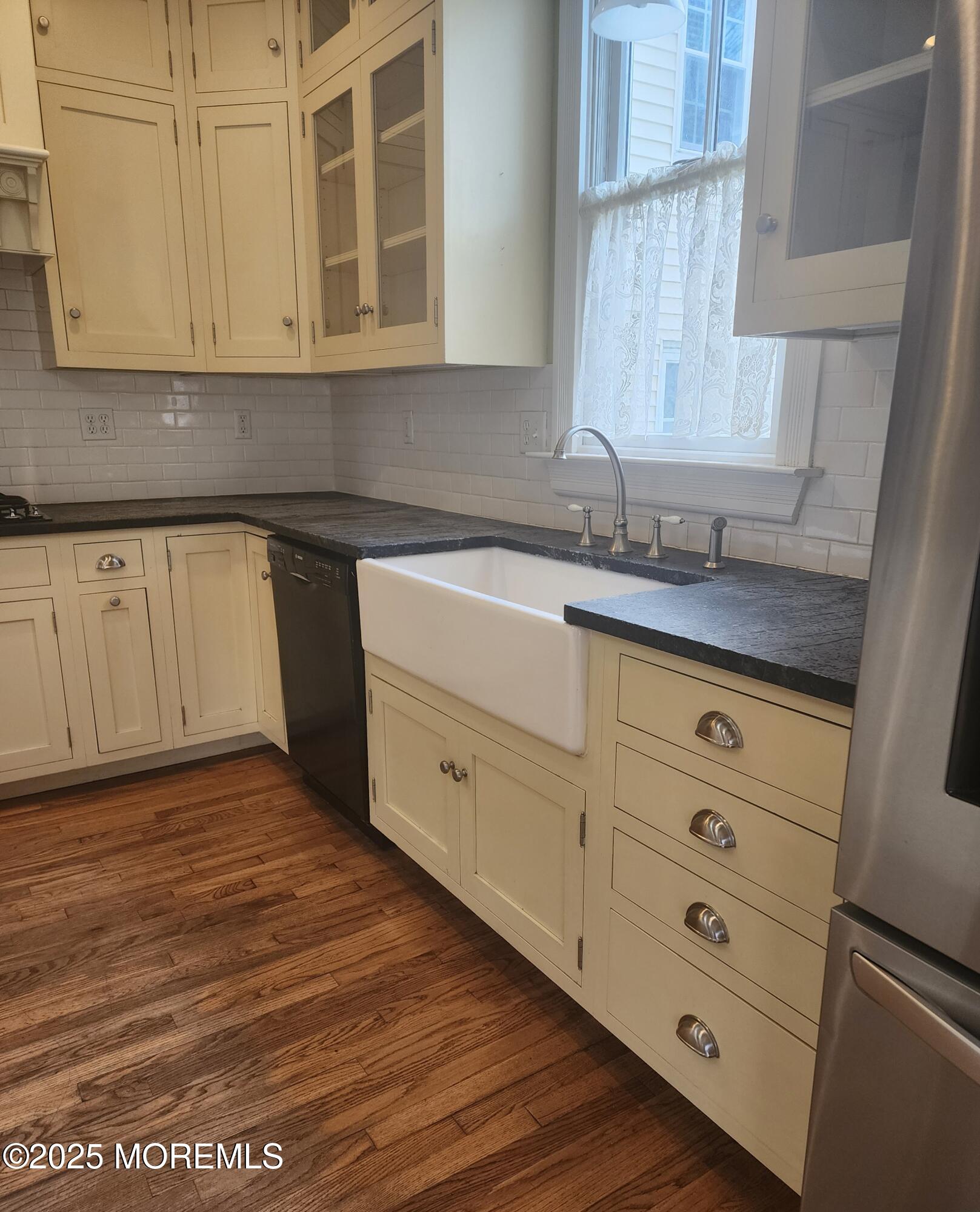 25 Conover Street Image 5