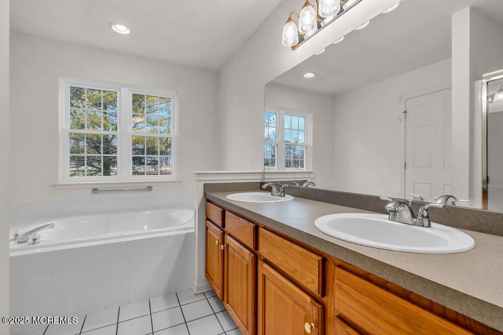 15 Shadow Creek Court, Jackson, NJ, 08527 image 38