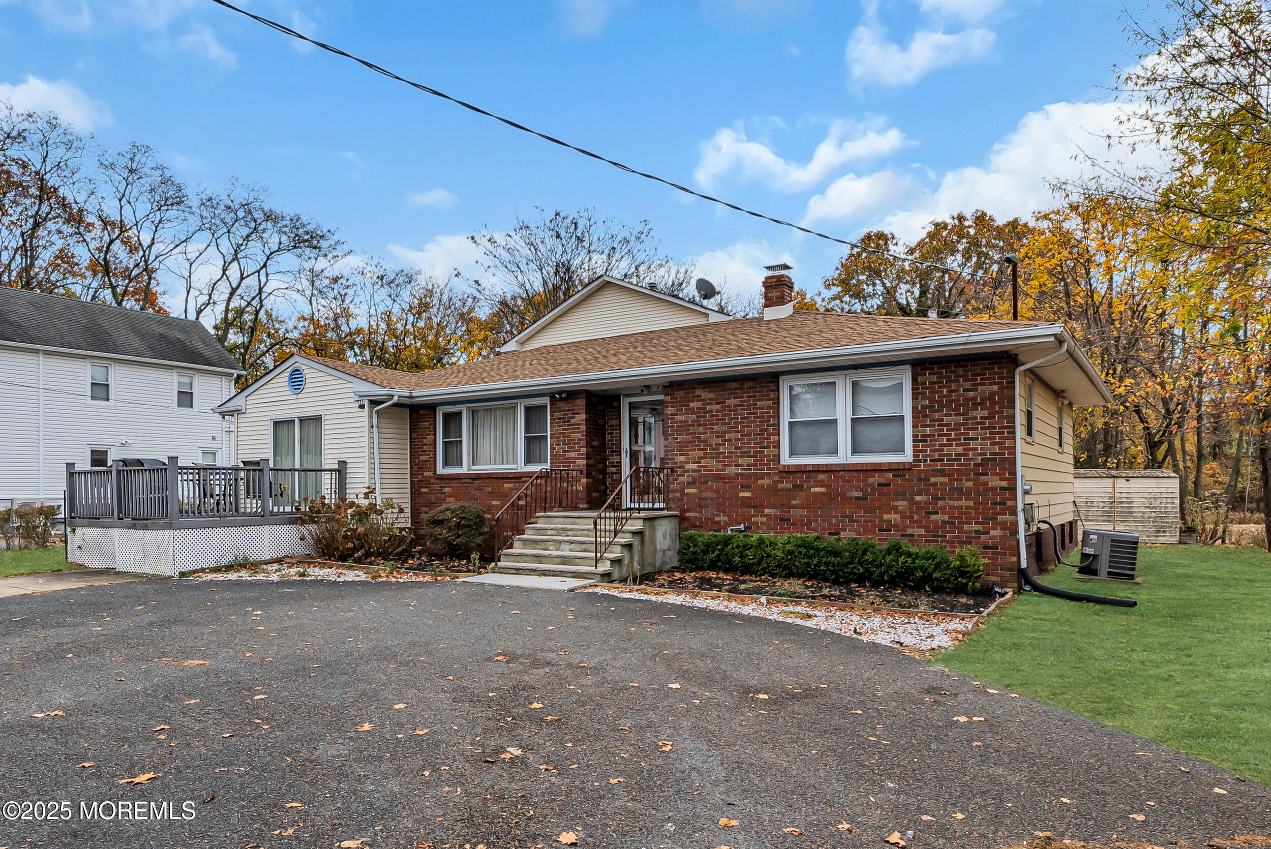 320 Roosevelt Avenue Image 3