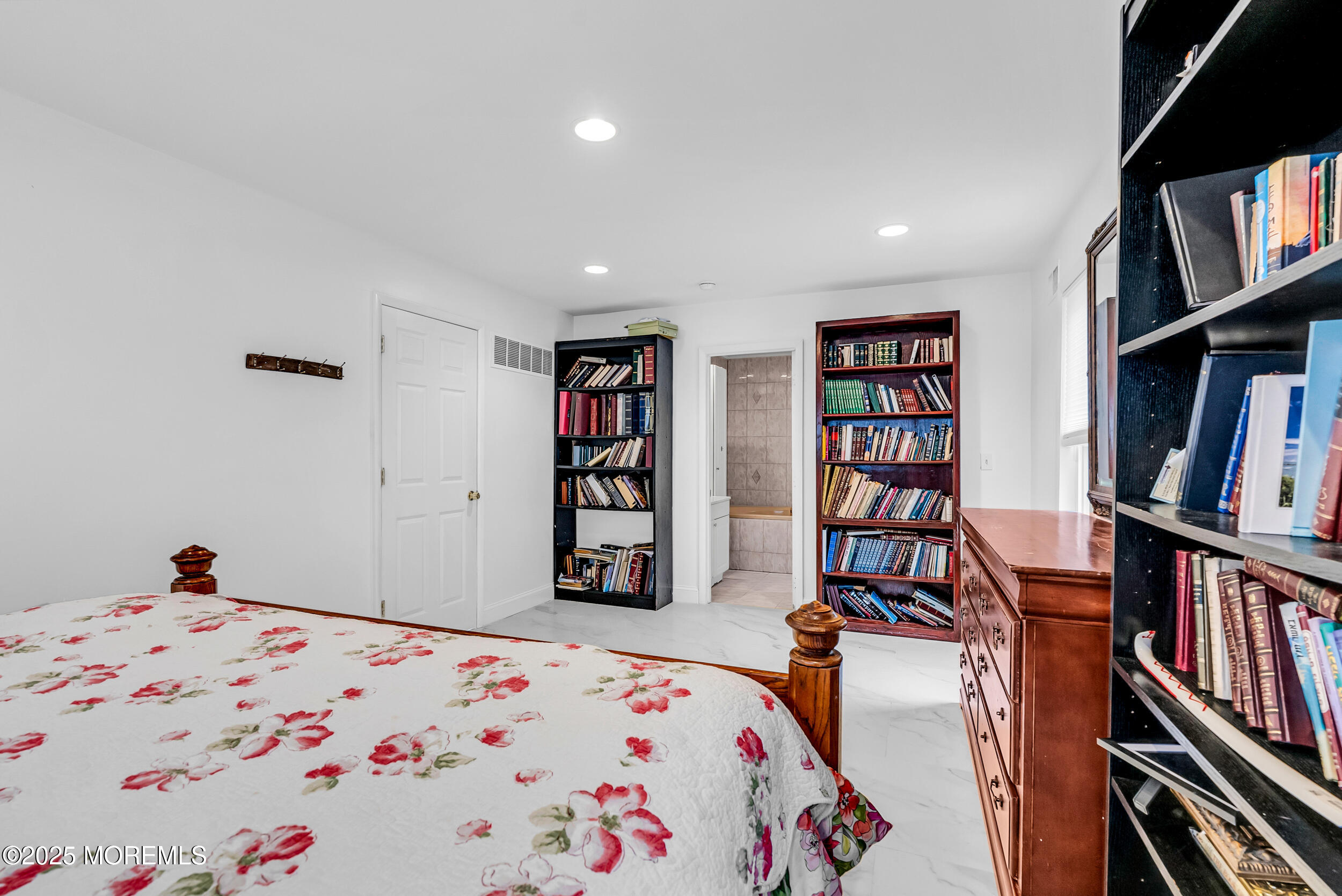 320 Roosevelt Avenue, Oakhurst, NJ, 07755 image 29