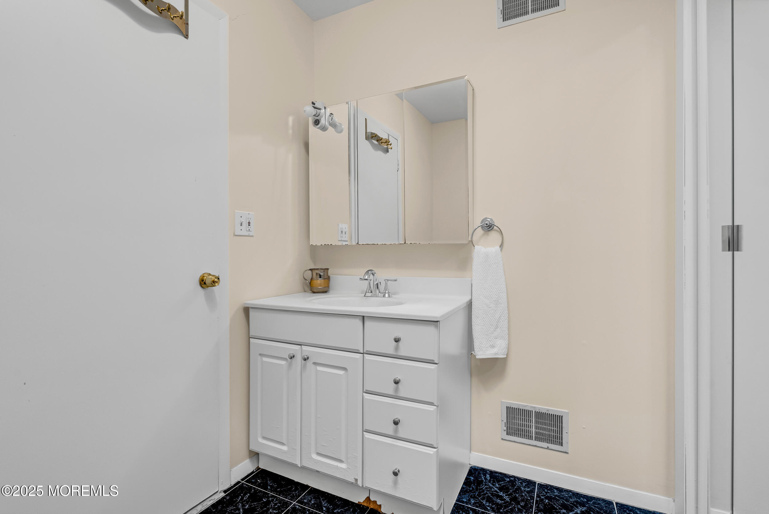 320 Roosevelt Avenue, Oakhurst, NJ, 07755 image 35