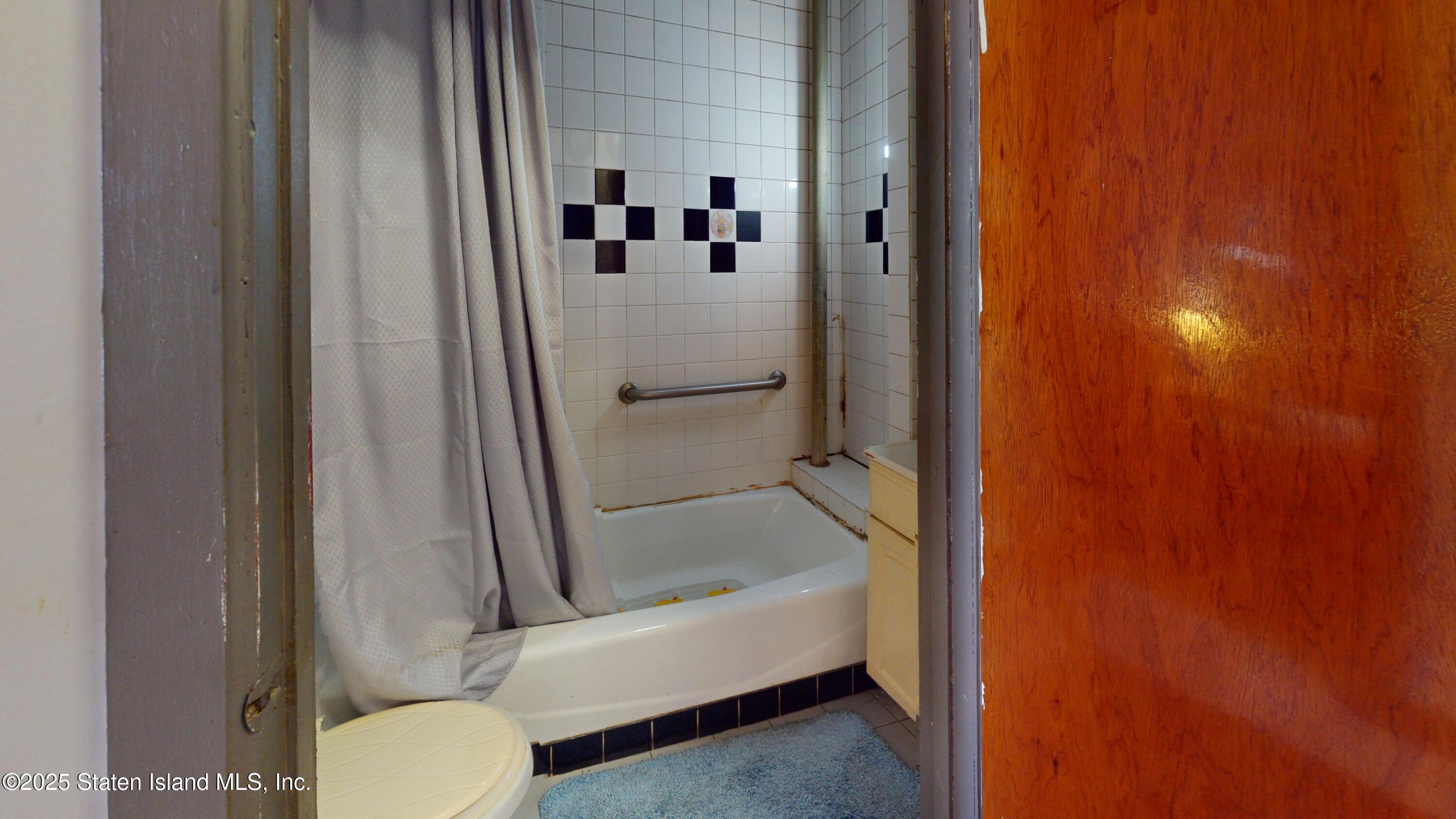 8666 17th Avenue, Brooklyn, NY, 11214 image 37