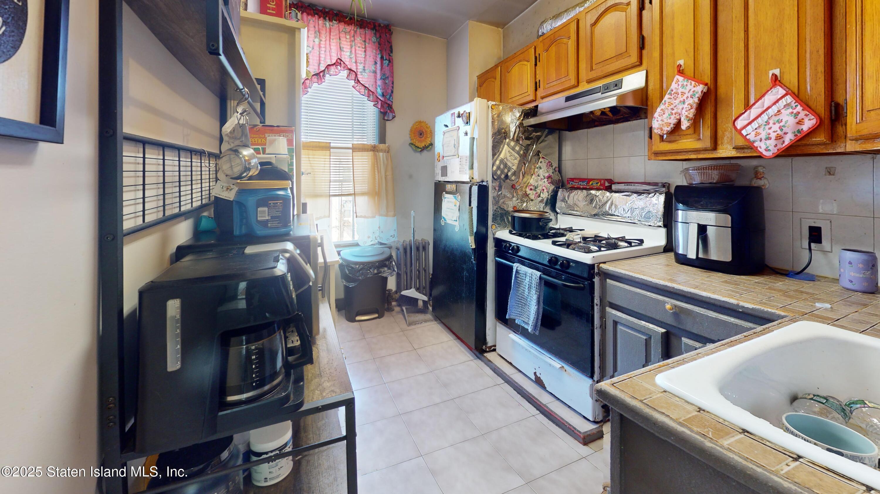 8666 17th Avenue, Brooklyn, NY, 11214 image 31