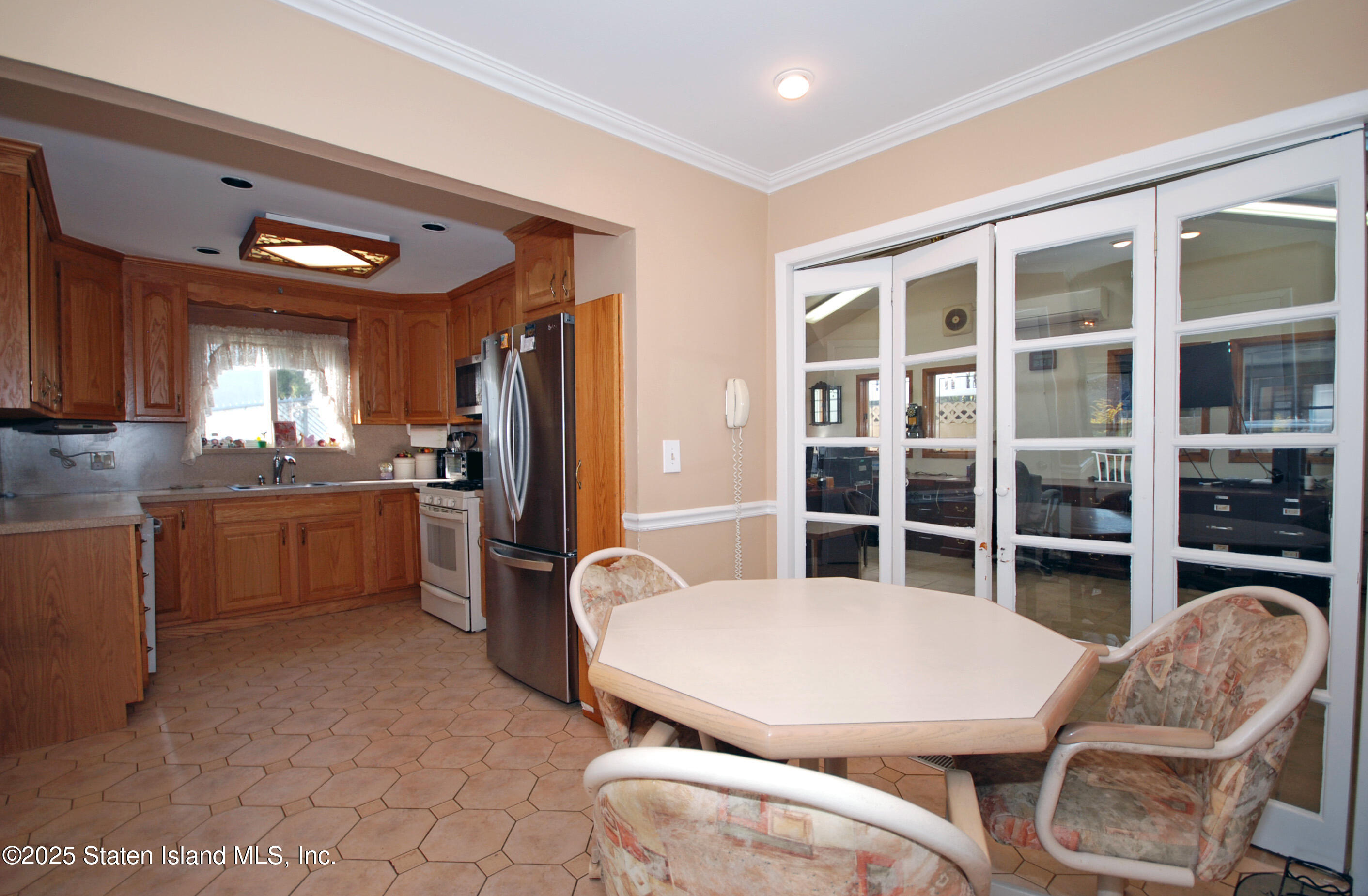 33 Emerson Court, Staten Island, NY, 10304 image 9