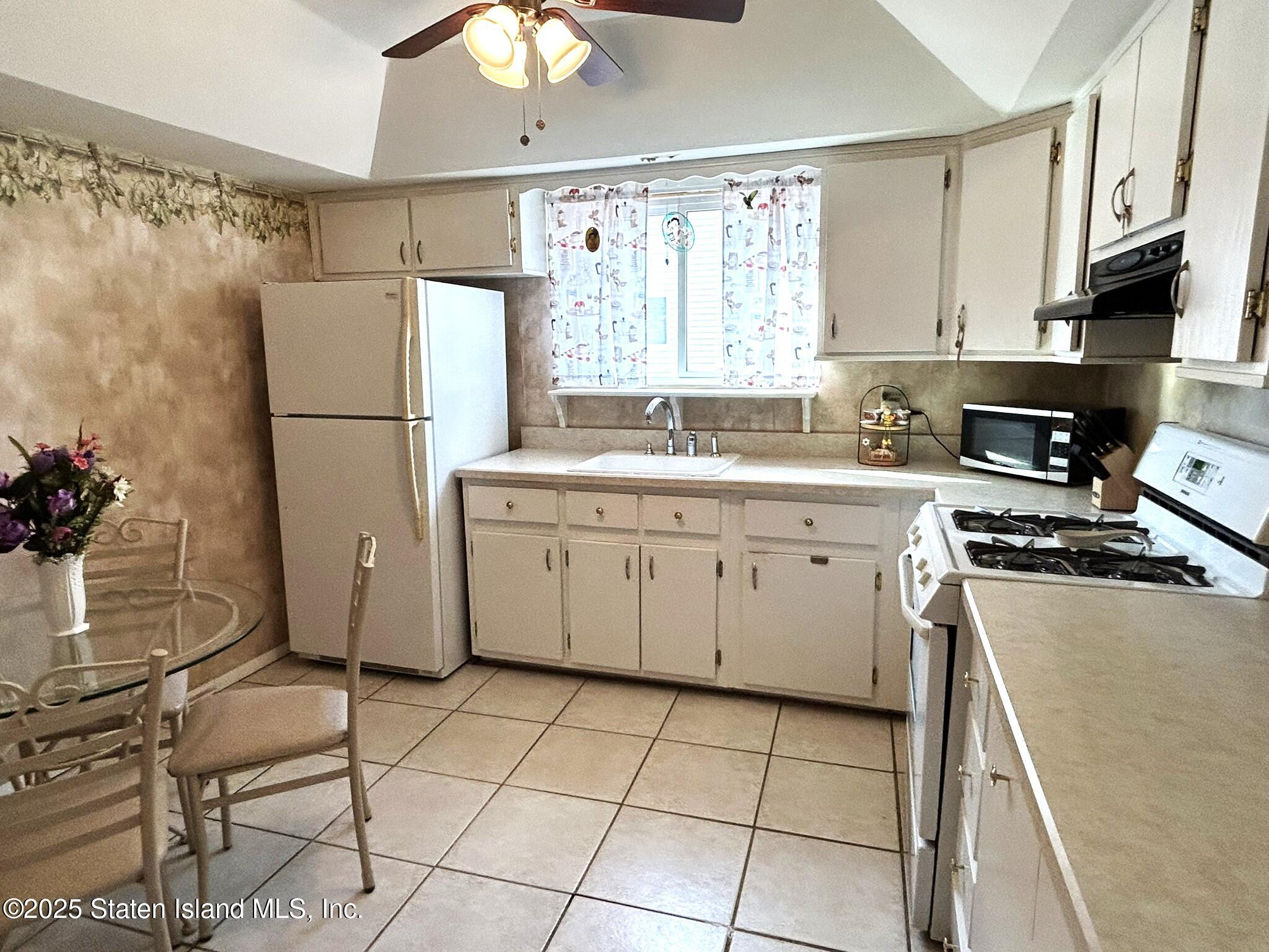 31 Leo Street A, Staten Island, NY, 10314 image 14
