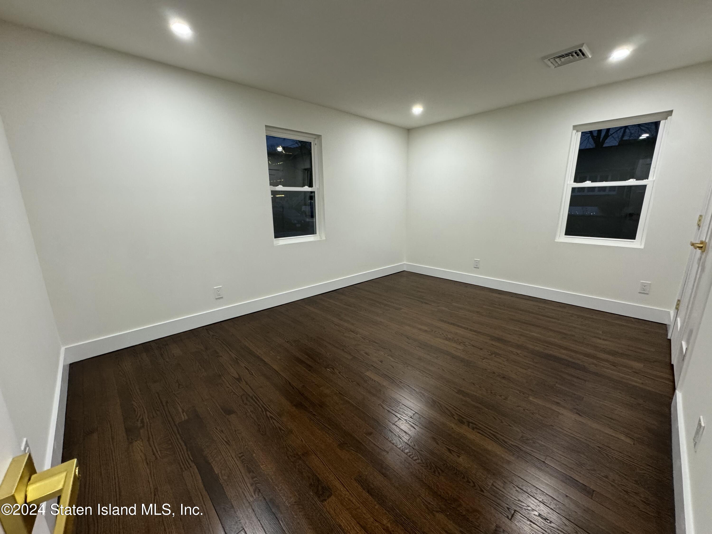 77 City Boulevard, Staten Island, NY, 10301 image 7
