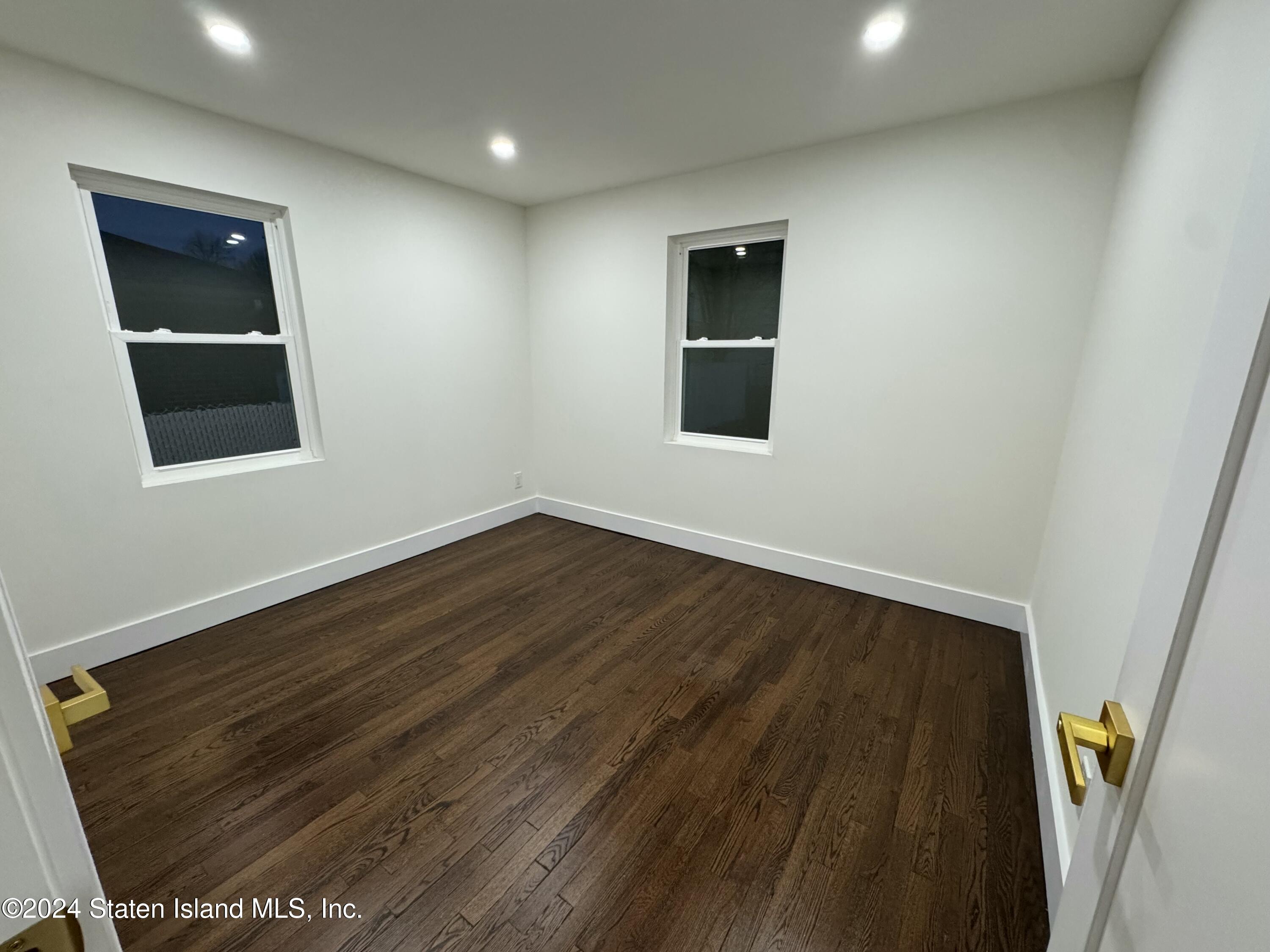 77 City Boulevard, Staten Island, NY, 10301 image 9