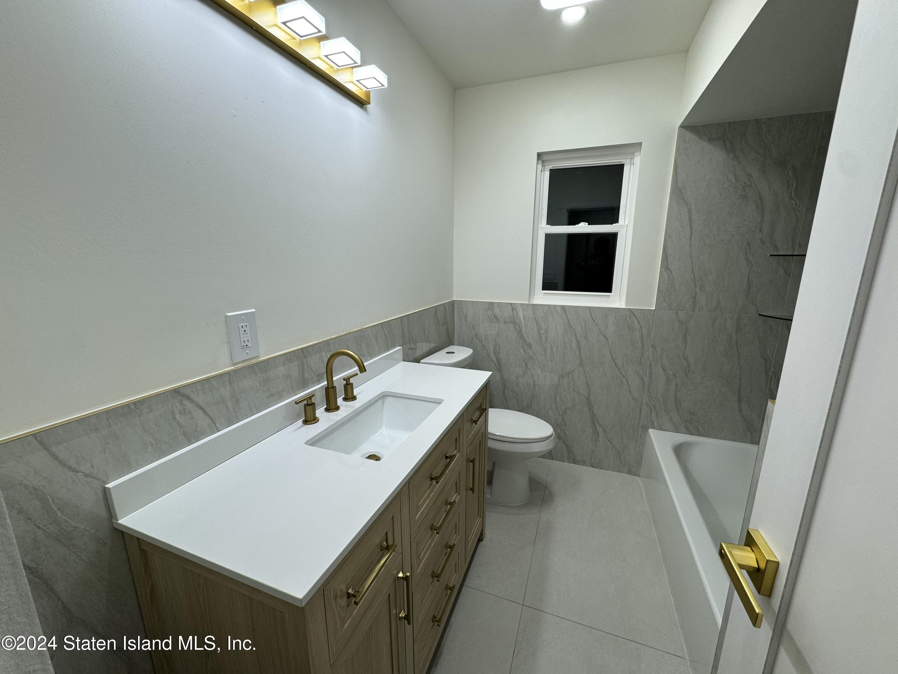 77 City Boulevard, Staten Island, NY, 10301 image 11