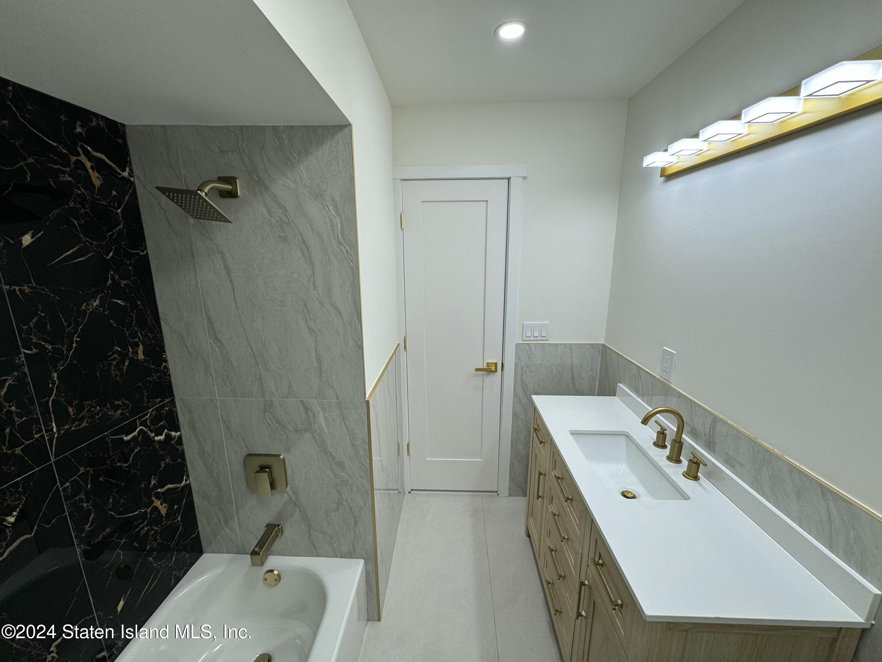 77 City Boulevard, Staten Island, NY, 10301 image 12