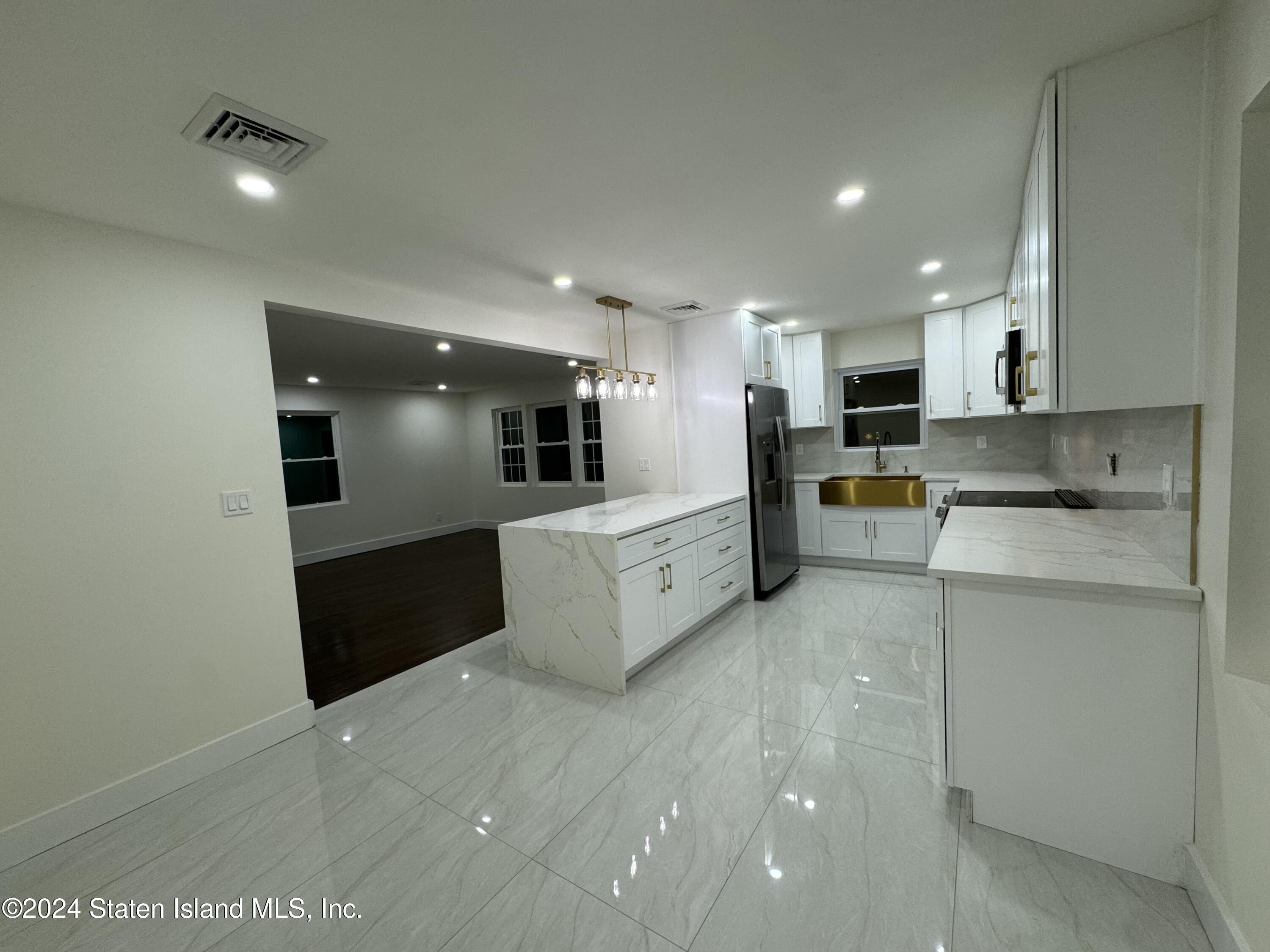 77 City Boulevard, Staten Island, NY, 10301 image 13
