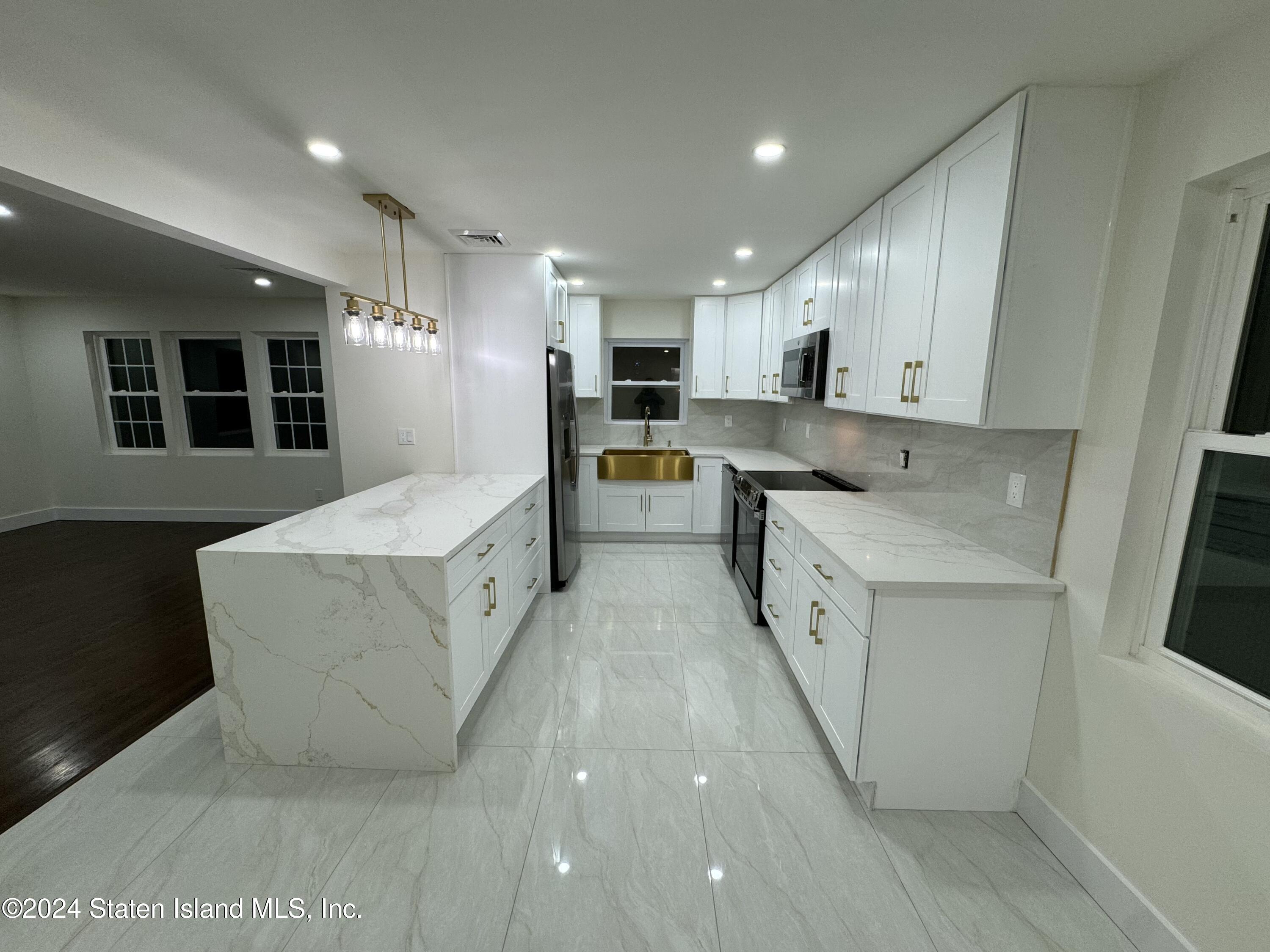 77 City Boulevard, Staten Island, NY, 10301 image 14