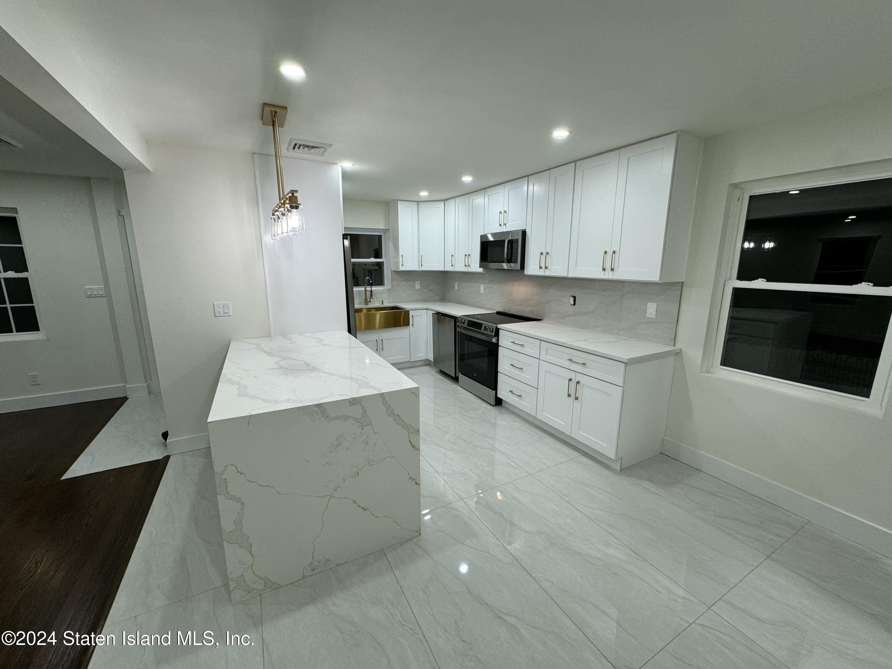 77 City Boulevard, Staten Island, NY, 10301 image 18