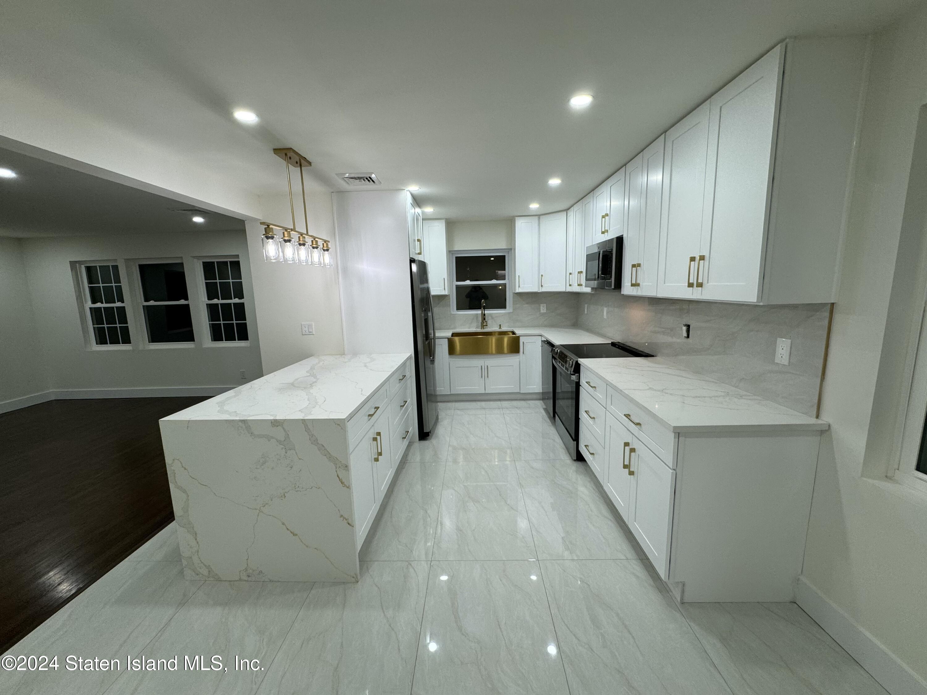 77 City Boulevard, Staten Island, NY, 10301 image 19