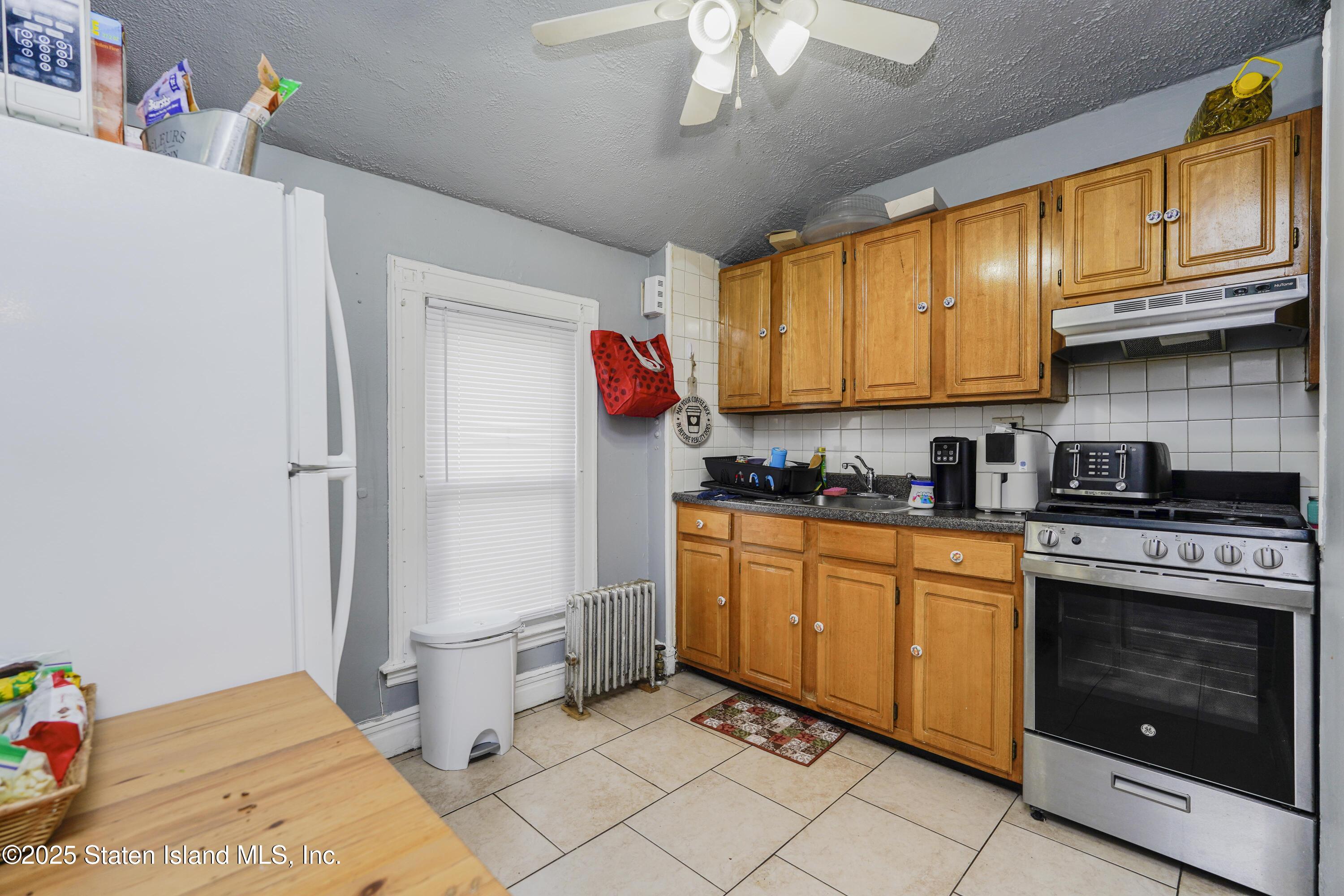 435 East 4th Street, Brooklyn, NY, 11218 image 35