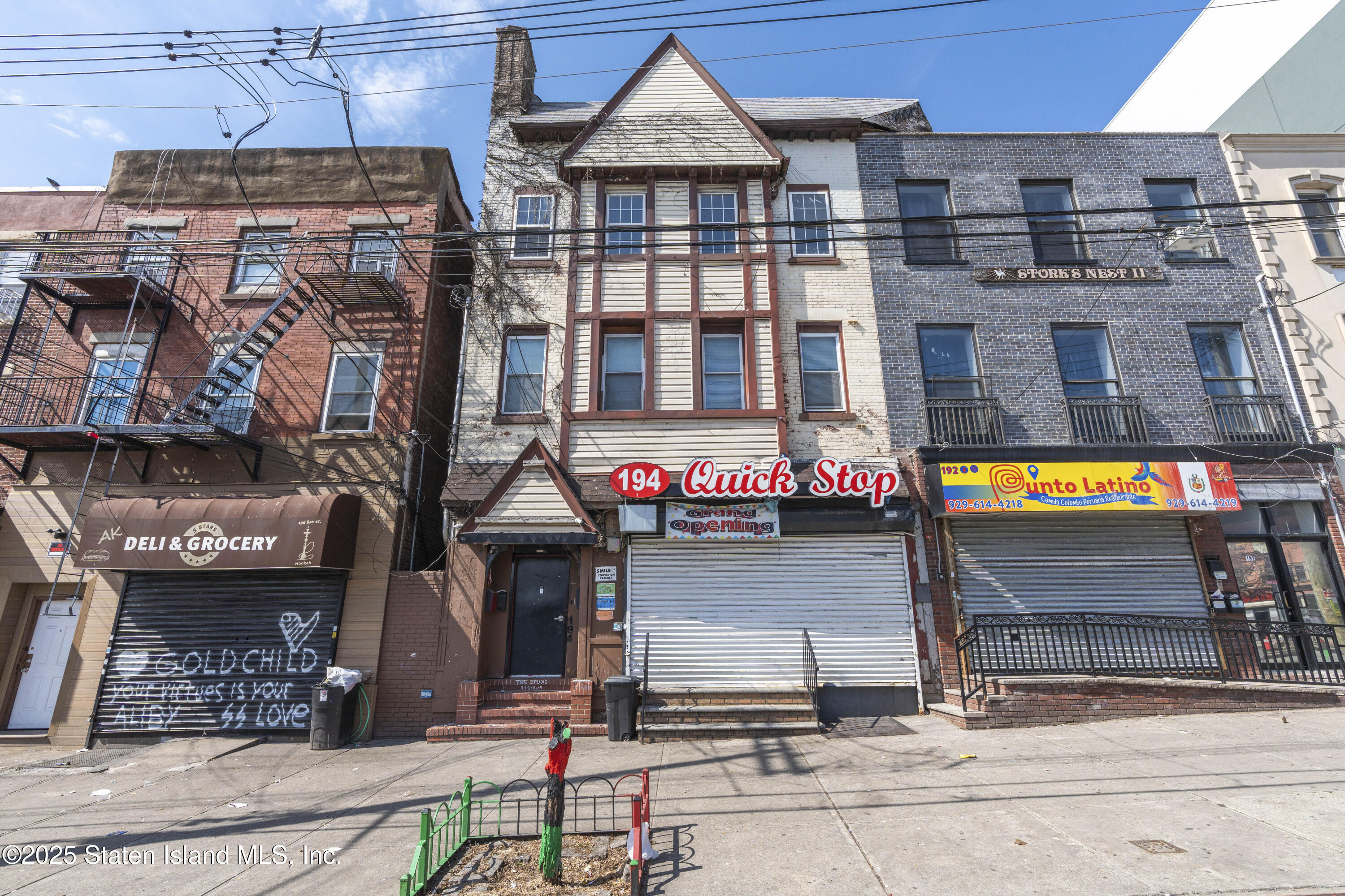 194 Bay Street Image 1