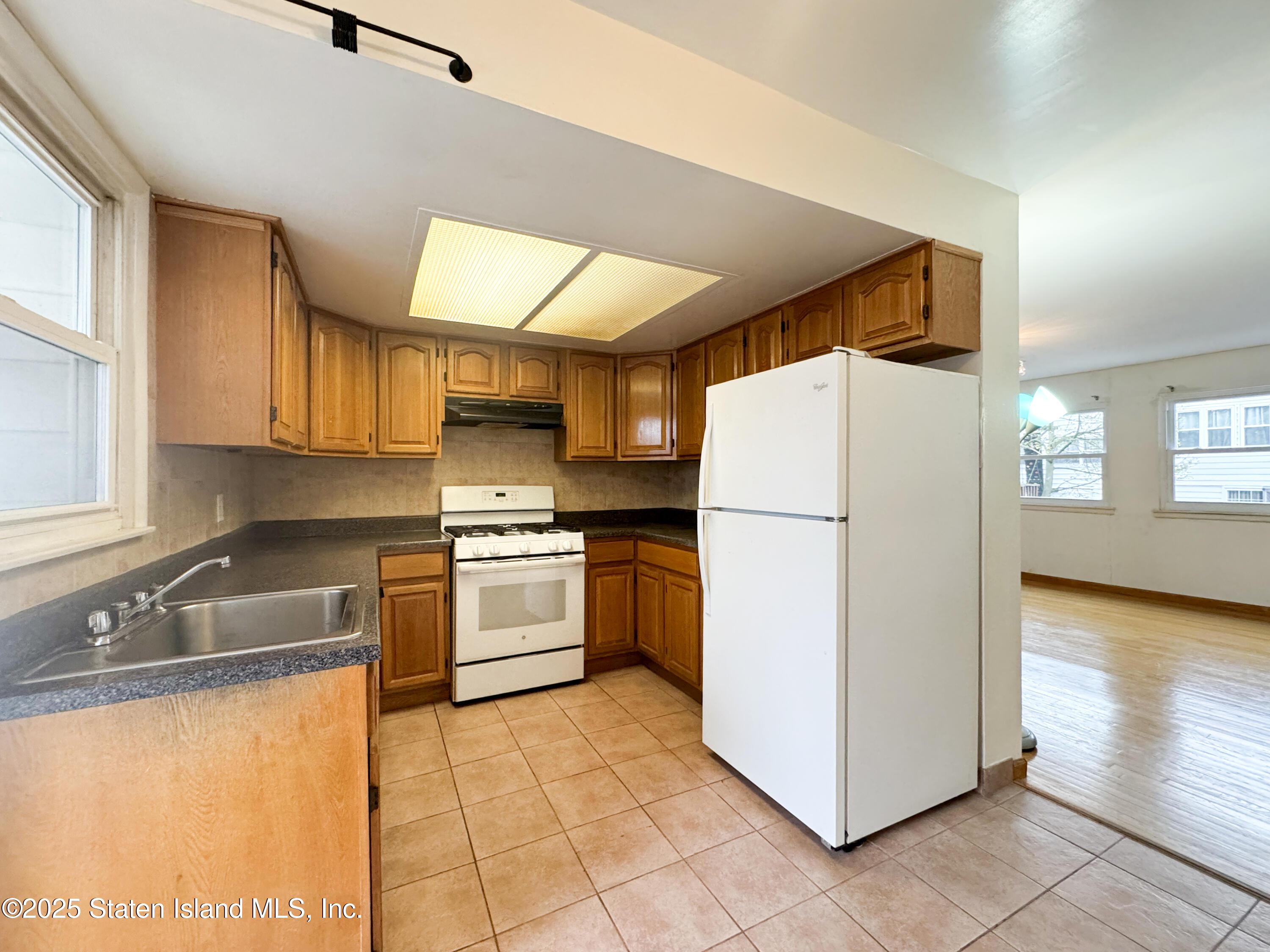 75 Dover Green, Staten Island, NY, 10312 image 10
