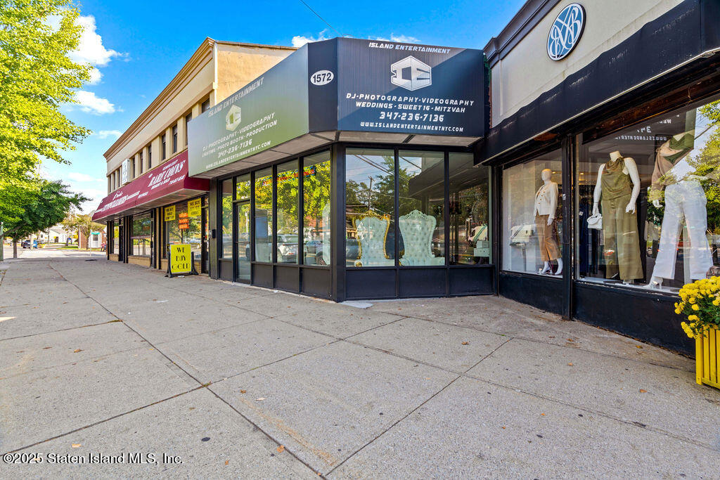 1572-82 Richmond Road Image 4