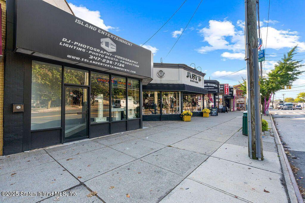 1572-82 Richmond Road Image 5