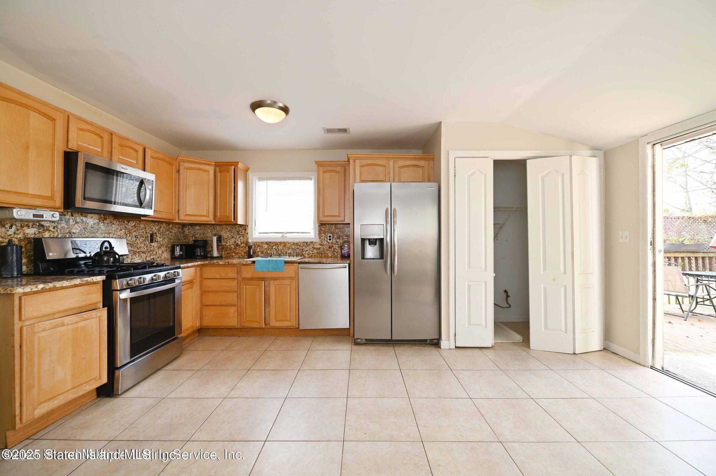 475 Father Capodanno Boulevard, Staten Island, NY, 10305 image 10