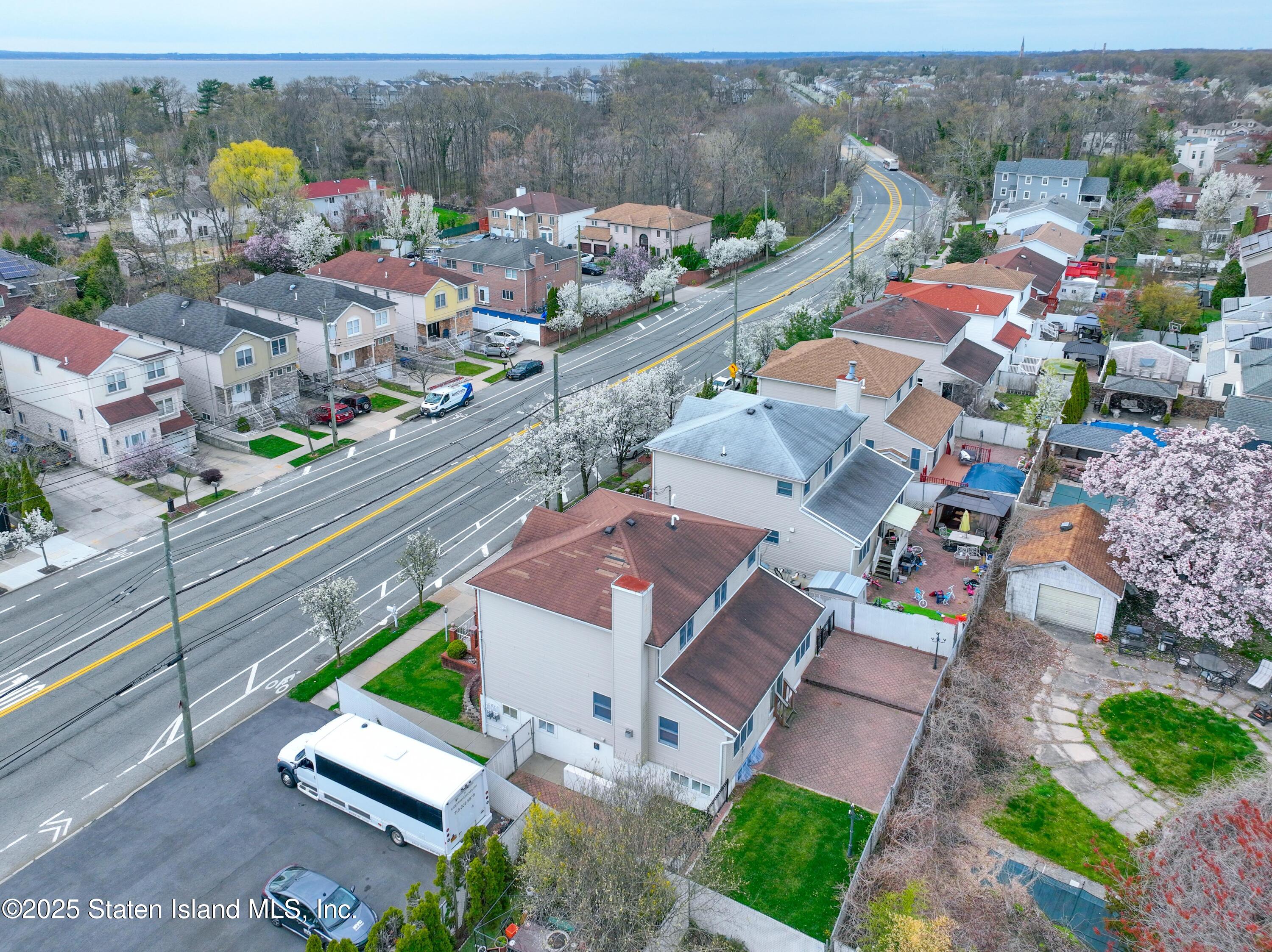 5775 Hylan Boulevard Image 3