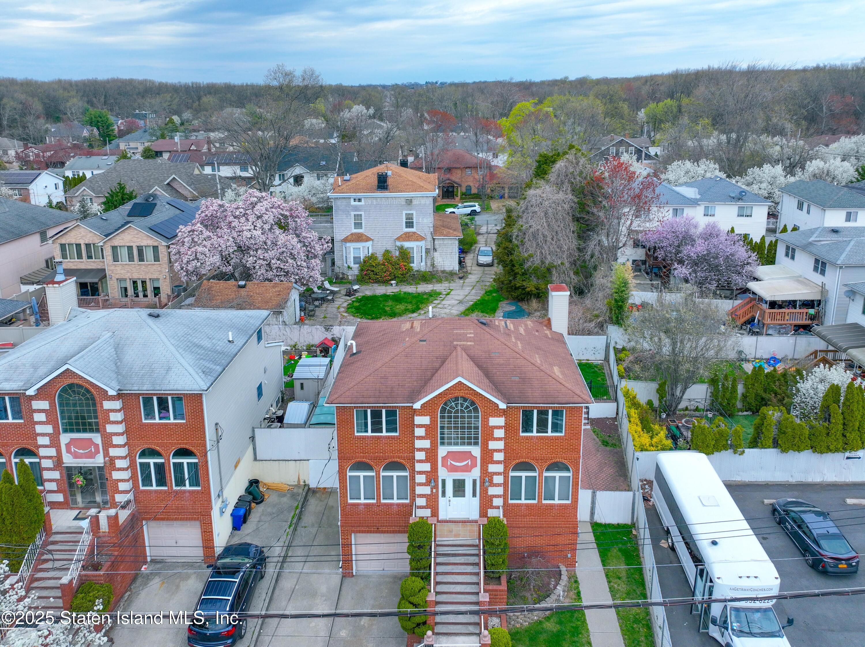 5775 Hylan Boulevard Image 4