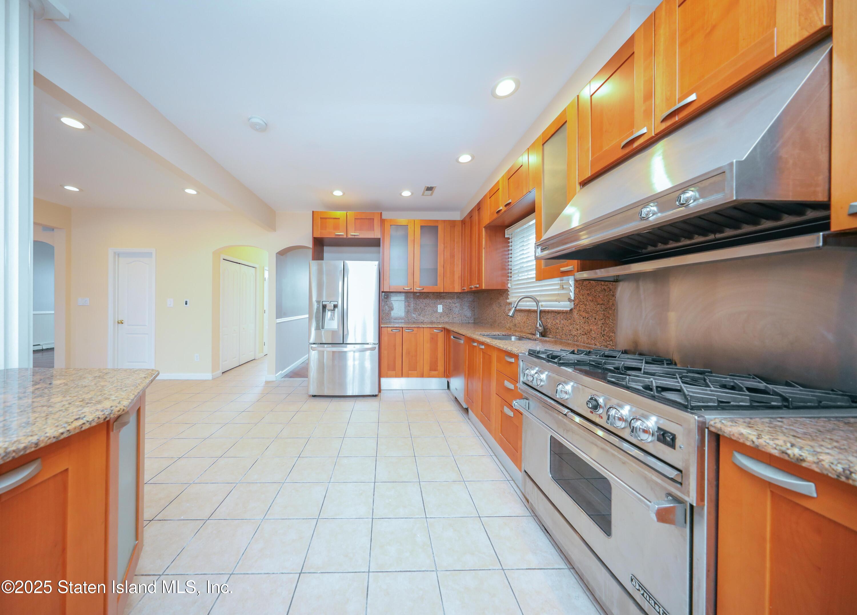 5775 Hylan Boulevard, Staten Island, NY, 10309 image 30
