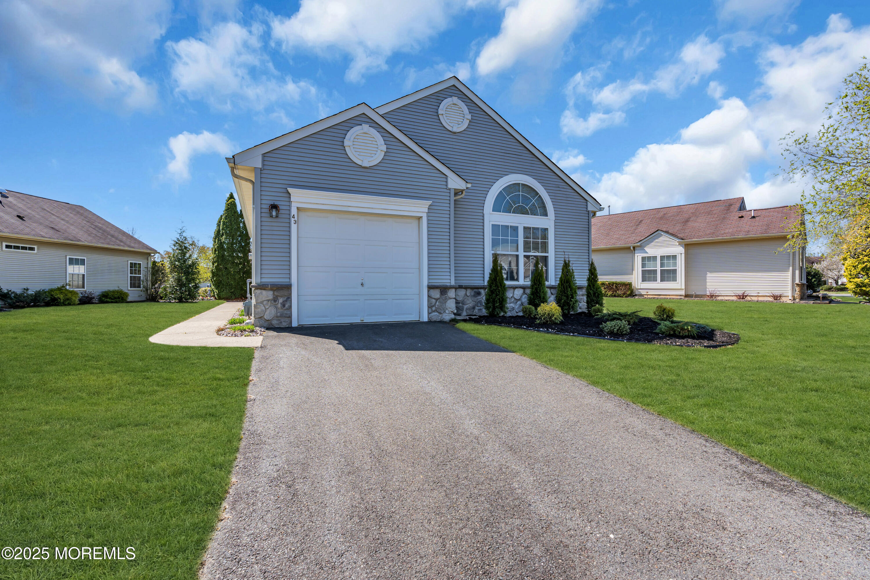 43 Saxony Circle Image 4