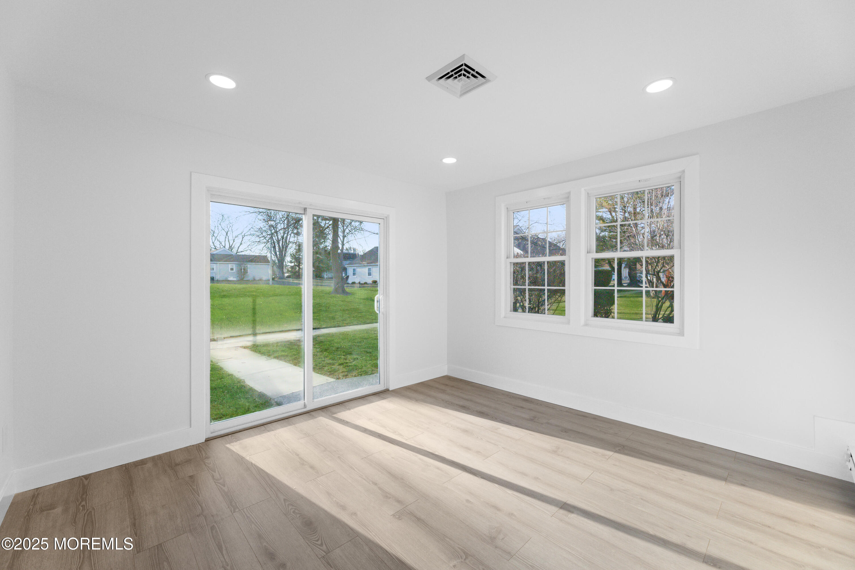 164 Cours De Clemenceau E, Freehold, NJ, 07728 image 24