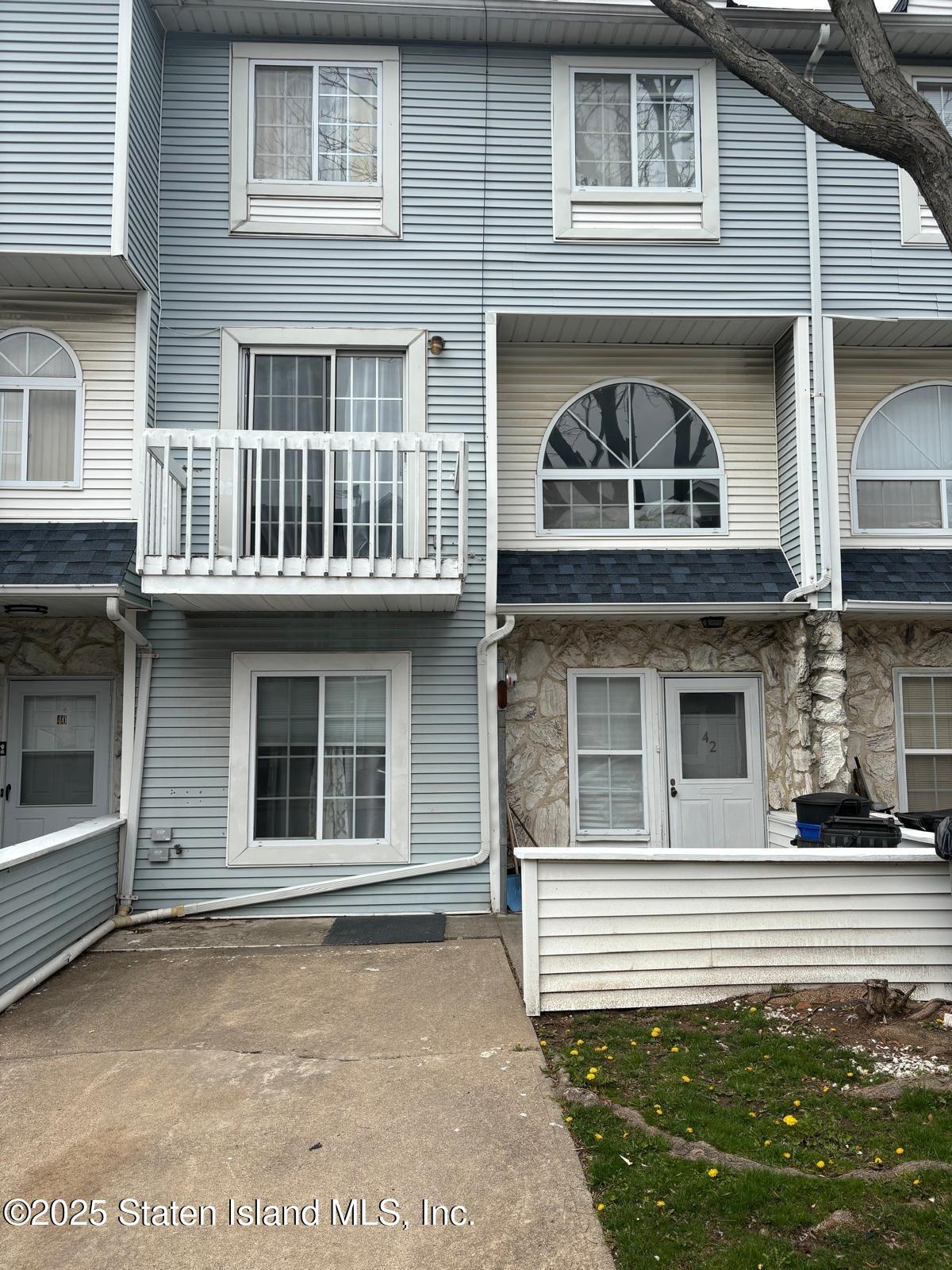 42 Country Drive, Staten Island, NY, 10314