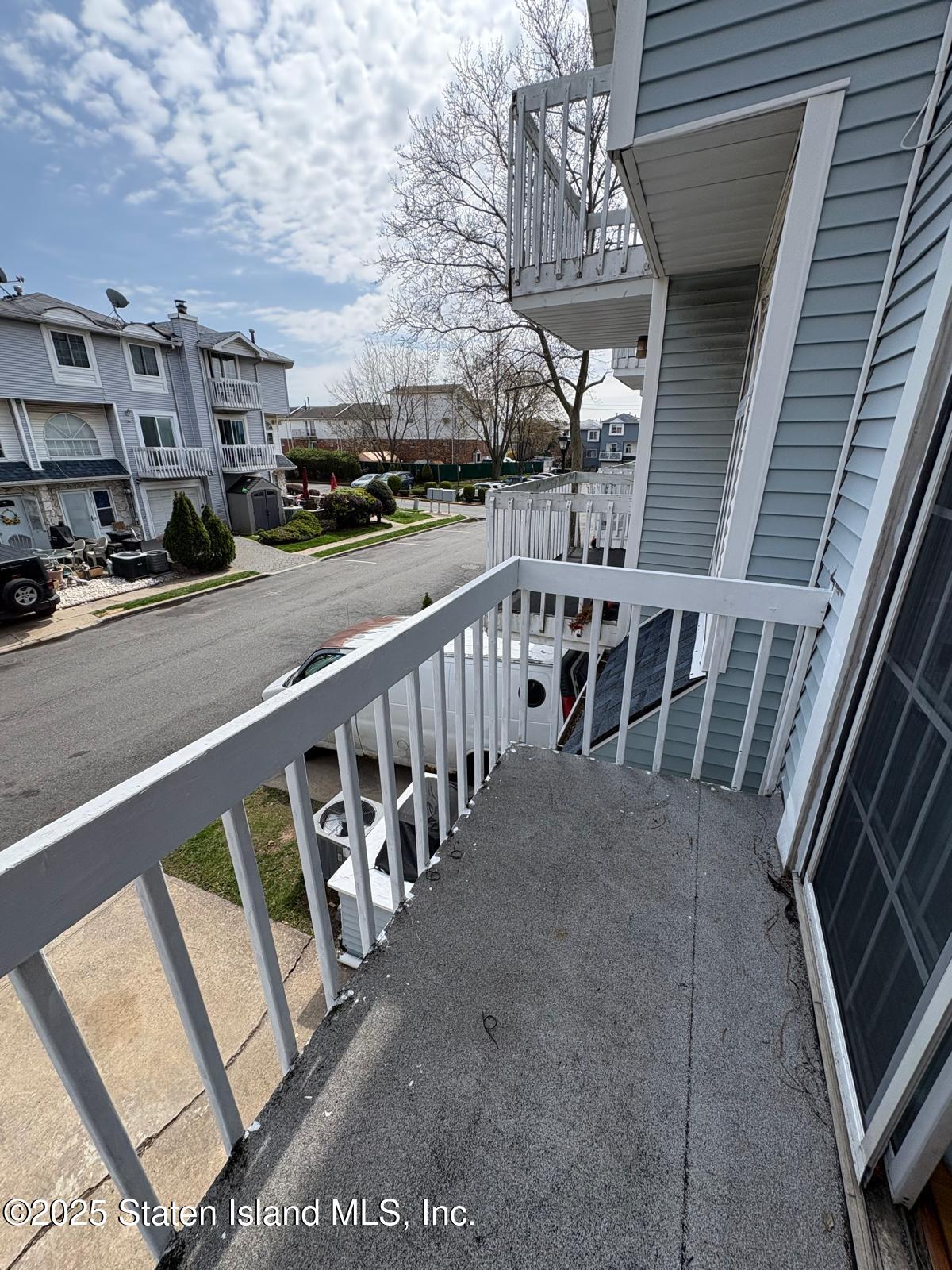 42 Country Drive, Staten Island, NY, 10314