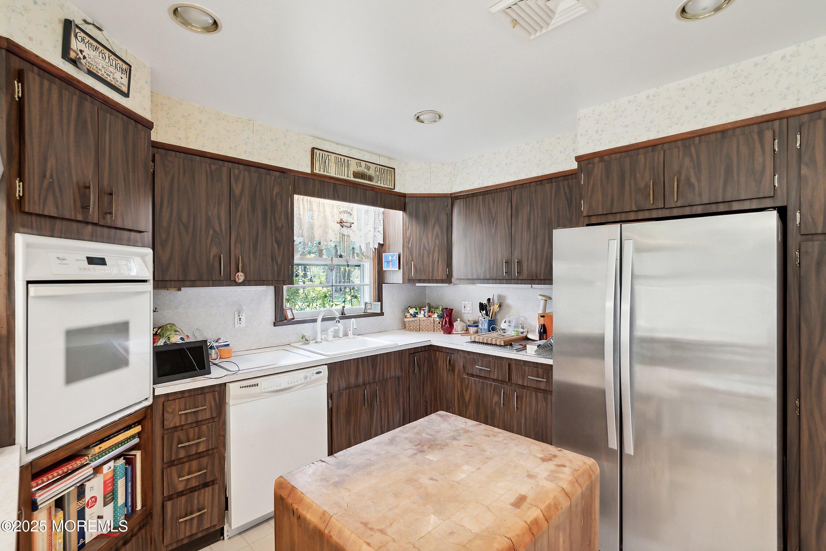 22 Branford Circle, Tinton Falls, NJ, 07724 image 14