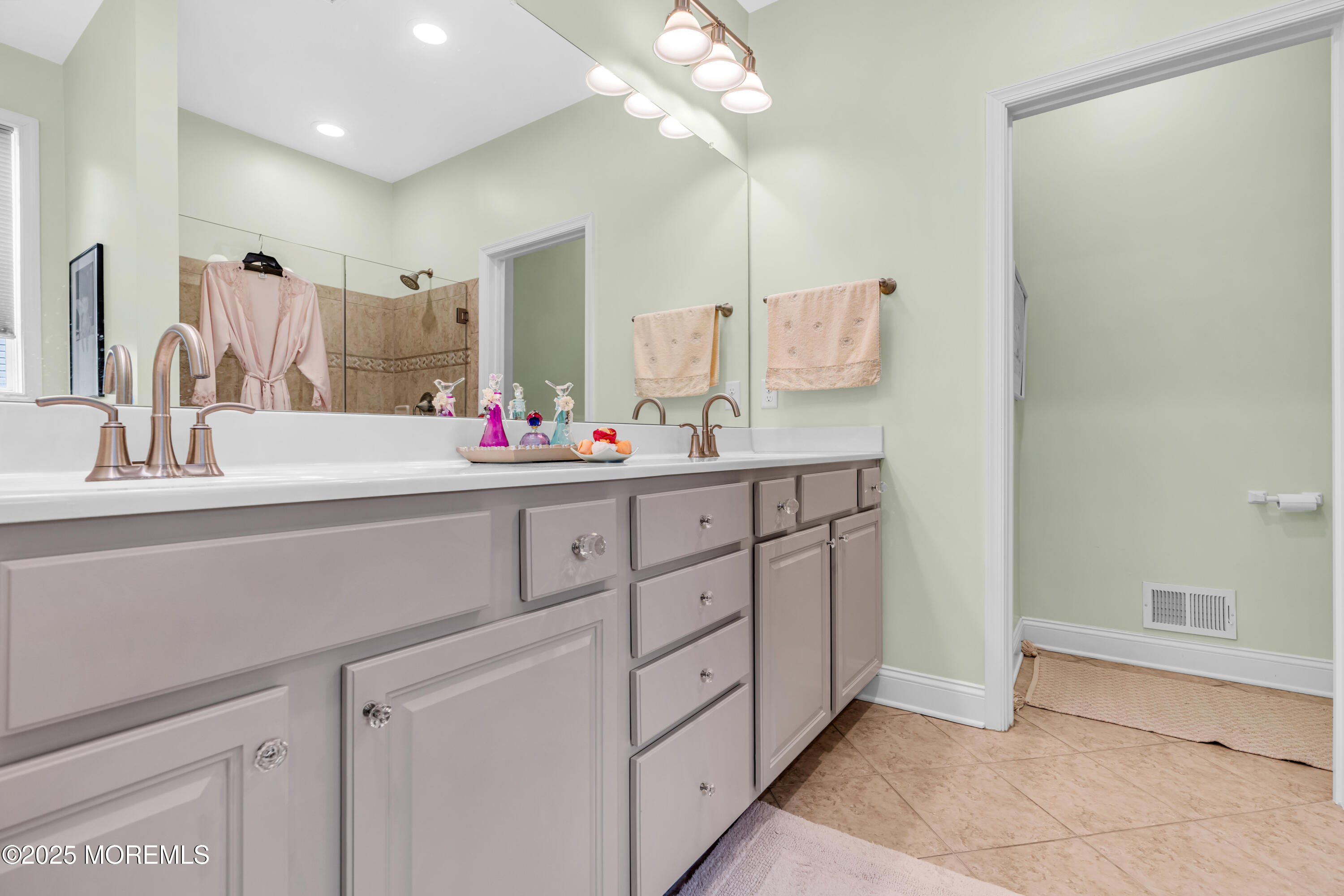 10 E Black Heath Court, Farmingdale, NJ, 07727 image 29