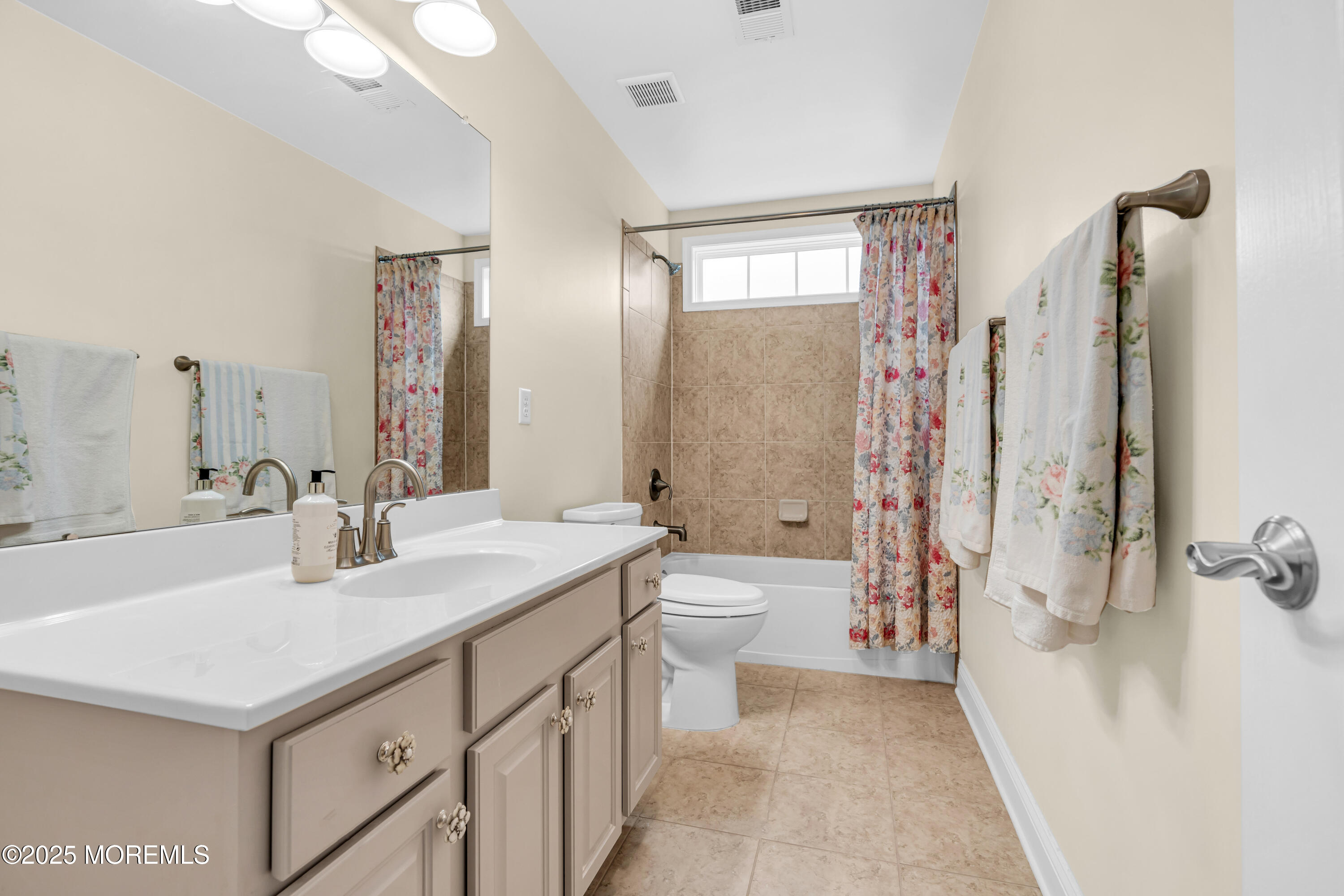 10 E Black Heath Court, Farmingdale, NJ, 07727 image 31