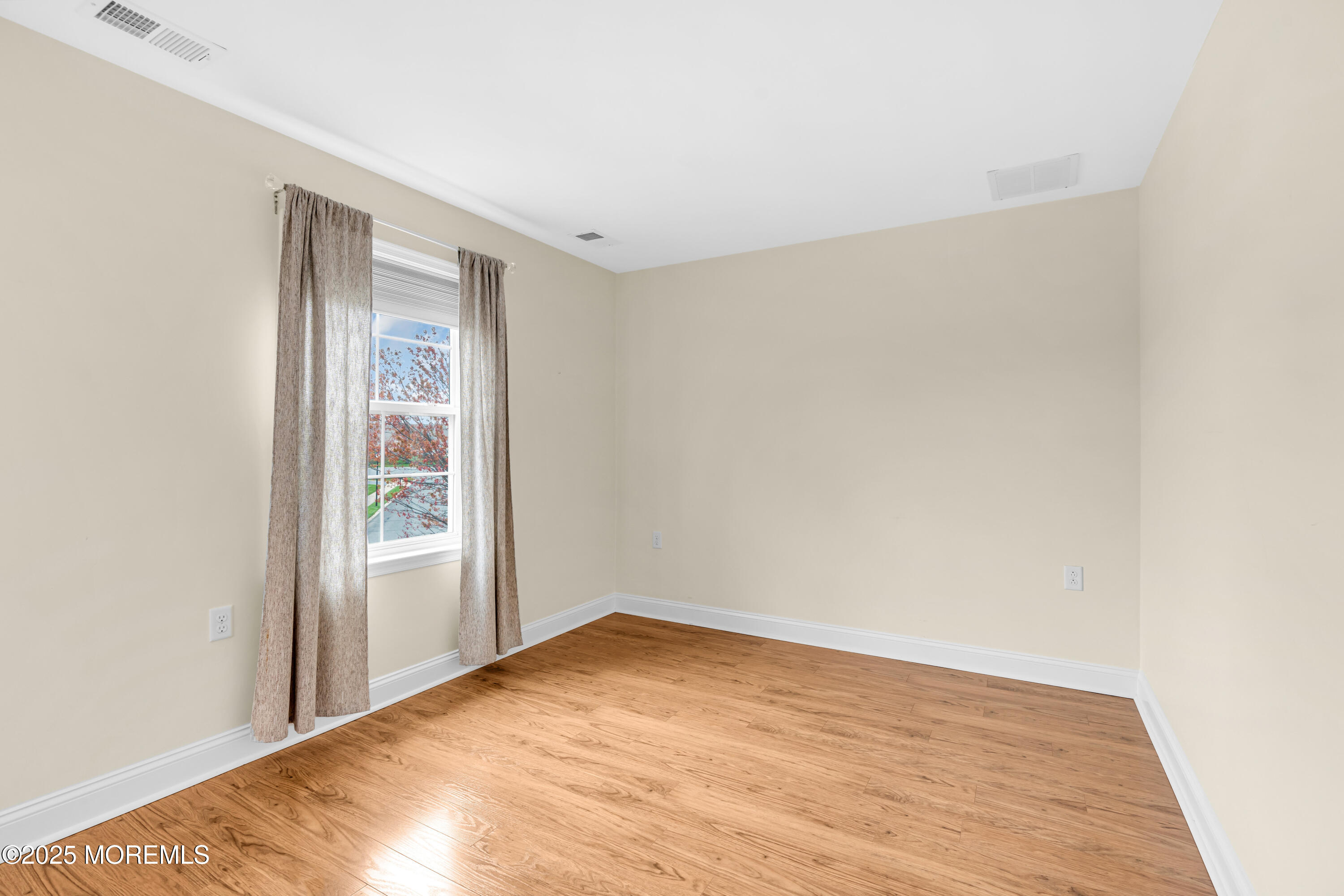 10 E Black Heath Court, Farmingdale, NJ, 07727 image 32