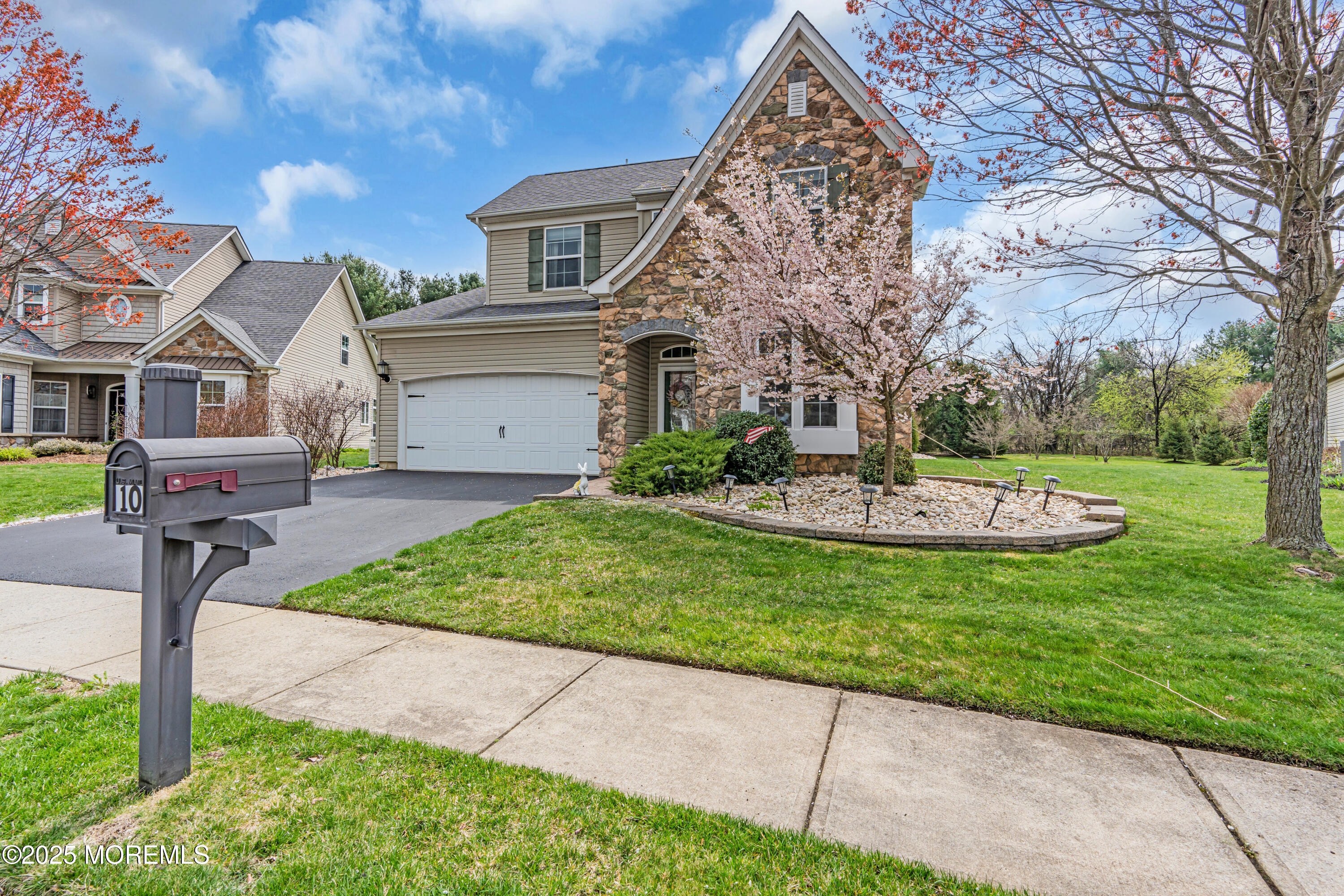 10 E Black Heath Court, Farmingdale, NJ, 07727 image 45