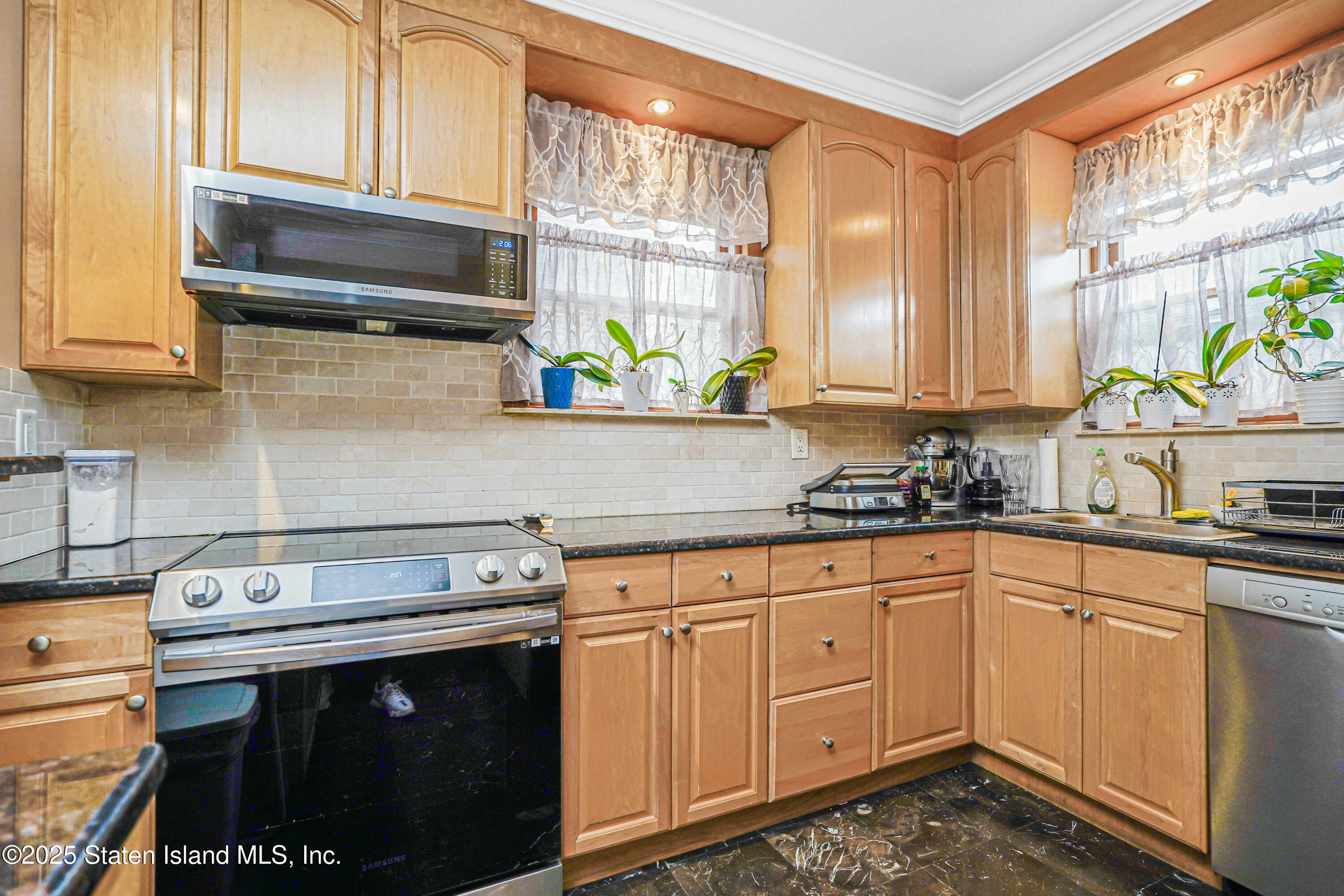 118 Van Cortlandt Avenue, Staten Island, NY, 10301 image 13
