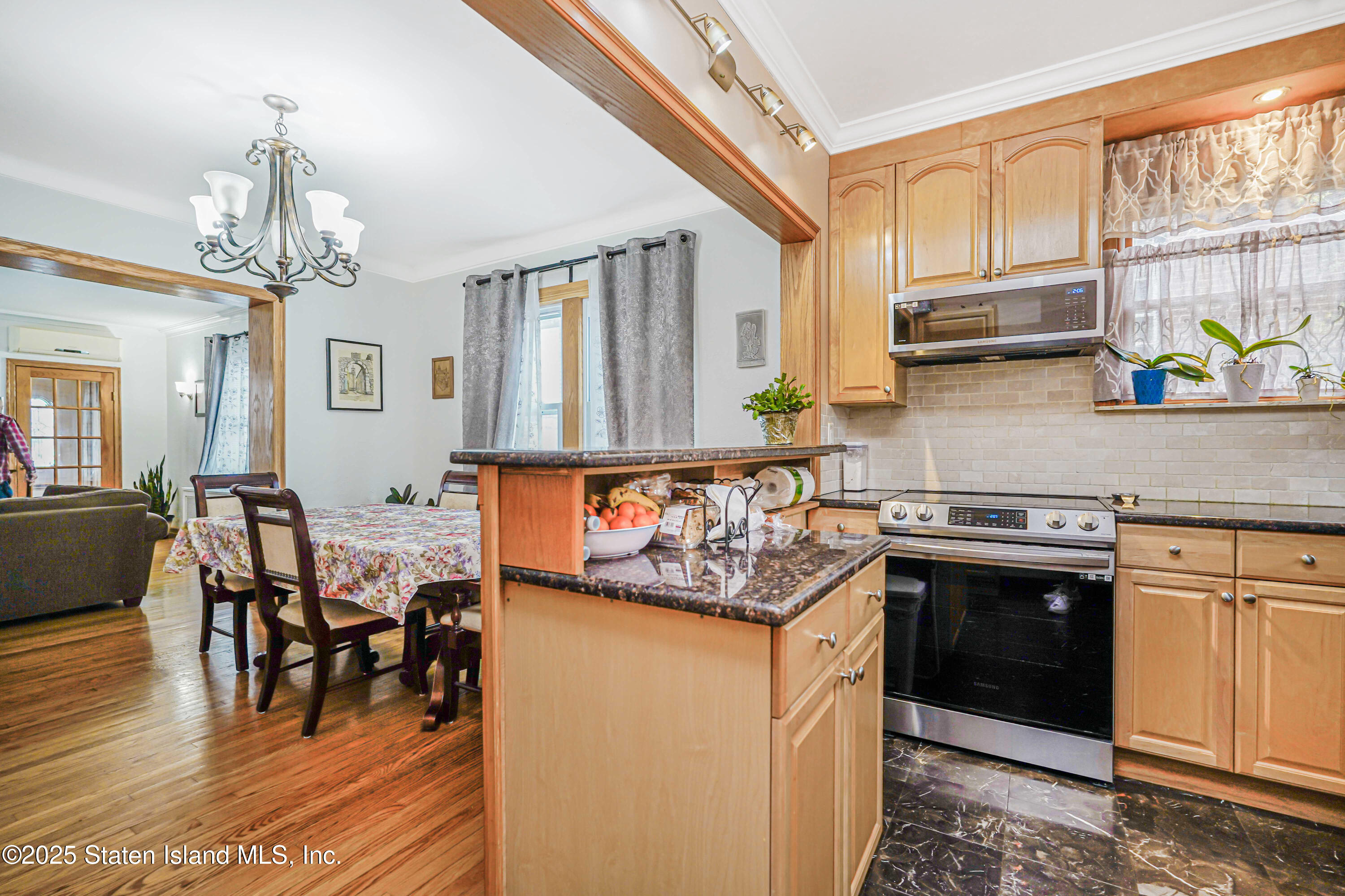 118 Van Cortlandt Avenue, Staten Island, NY, 10301 image 12