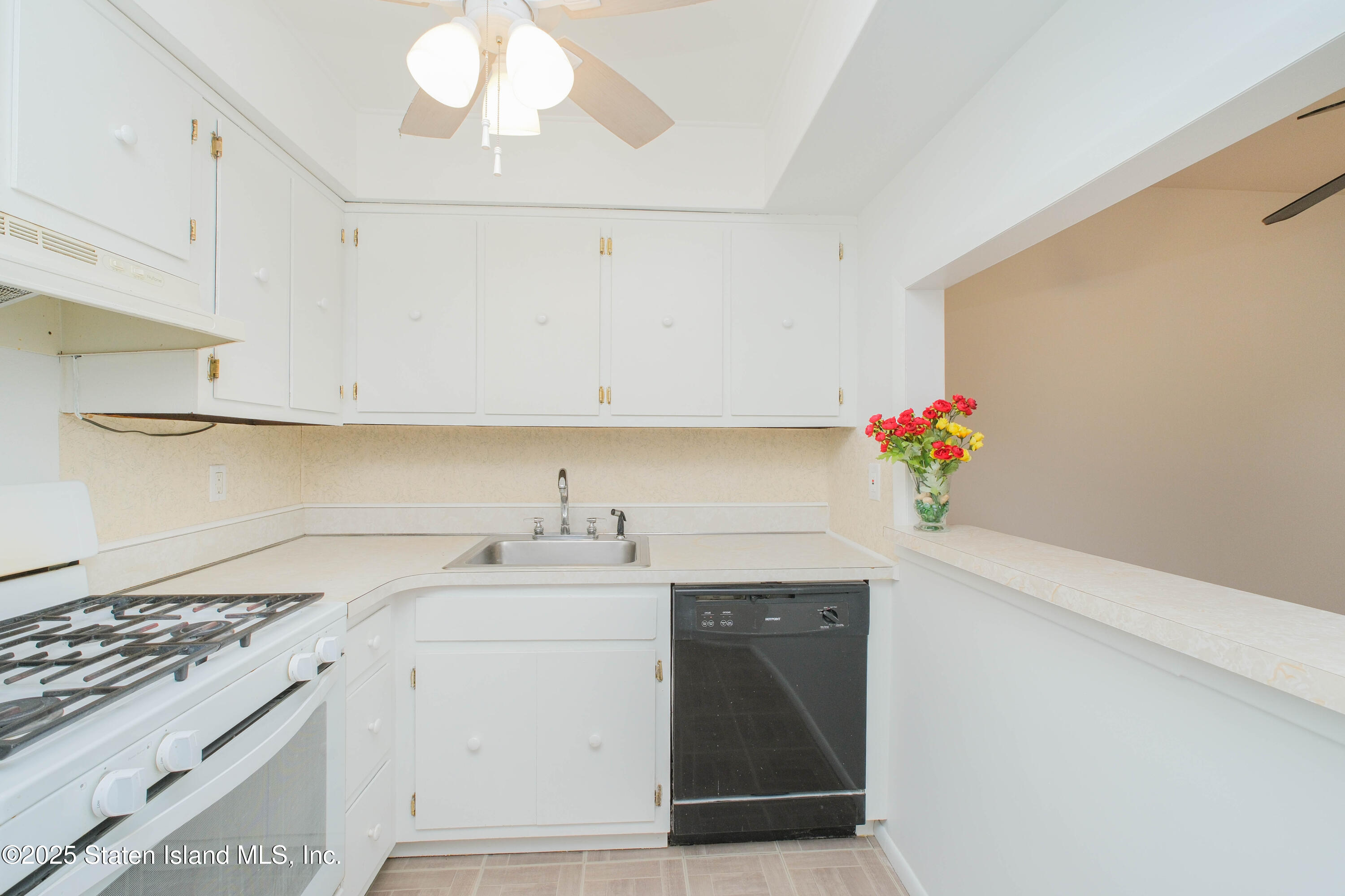 56 Whitaker Place, Staten Island, NY, 10304 image 18