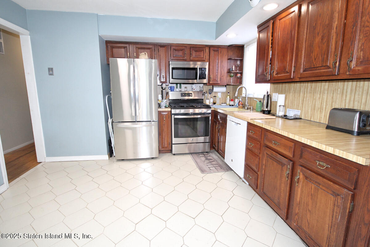 265 Dewey Avenue, Staten Island, NY, 10308 image 9